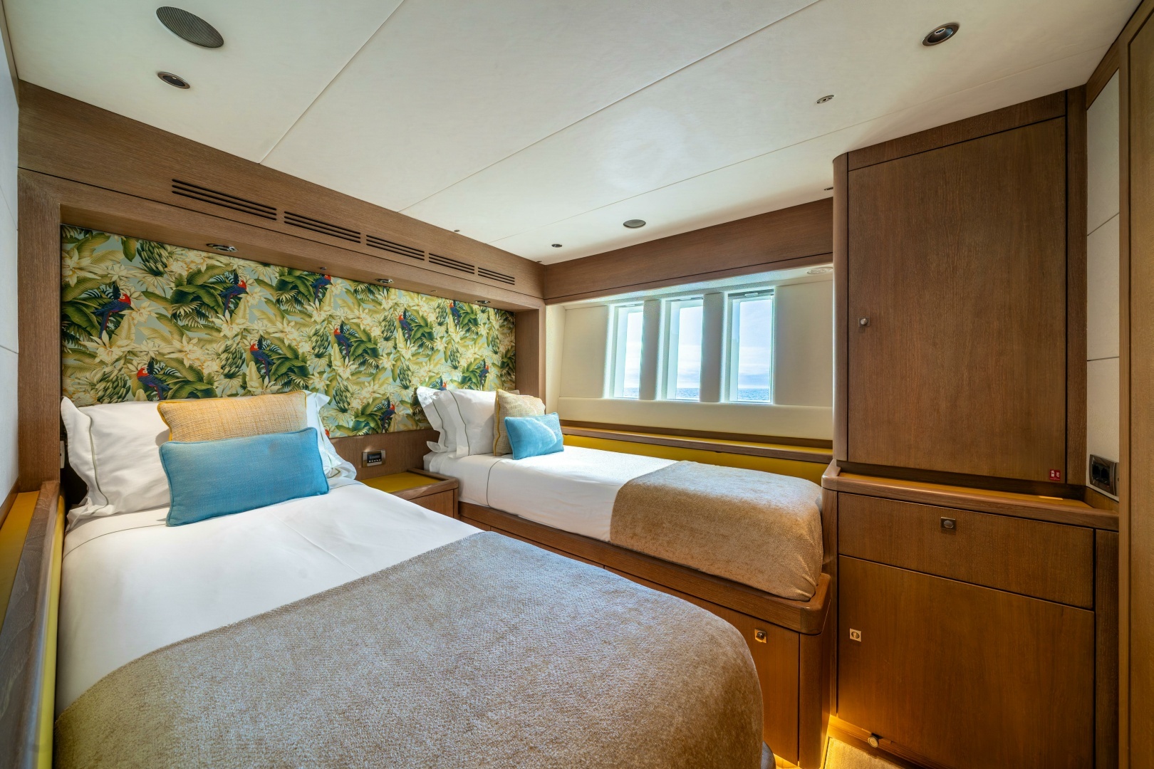 2013 Oyster Yachts Oyster 885 - Image 38