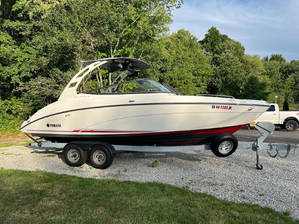 2019 Yamaha Boats 242 Limited S