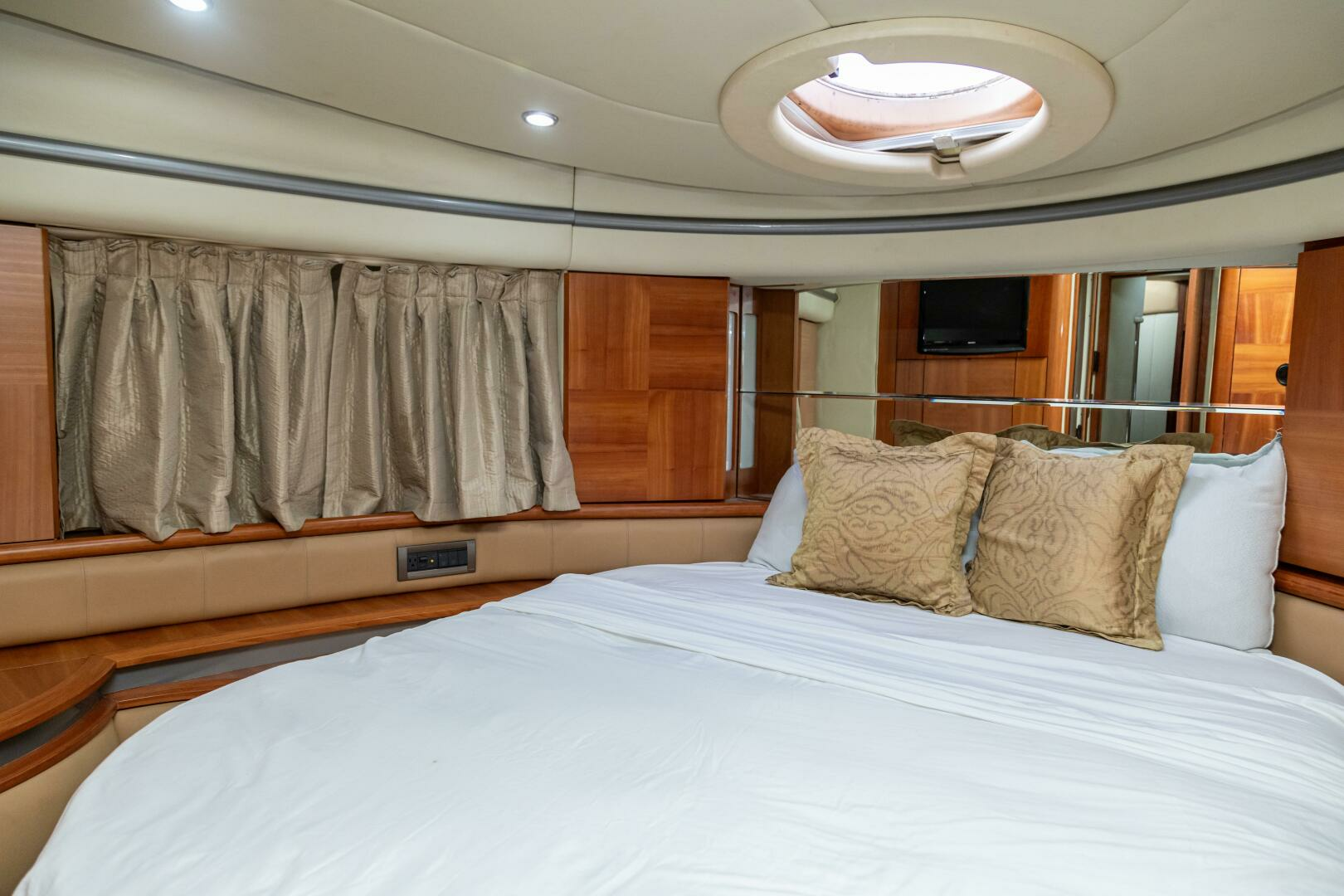 2009 Azimut Flybridge - Image 17