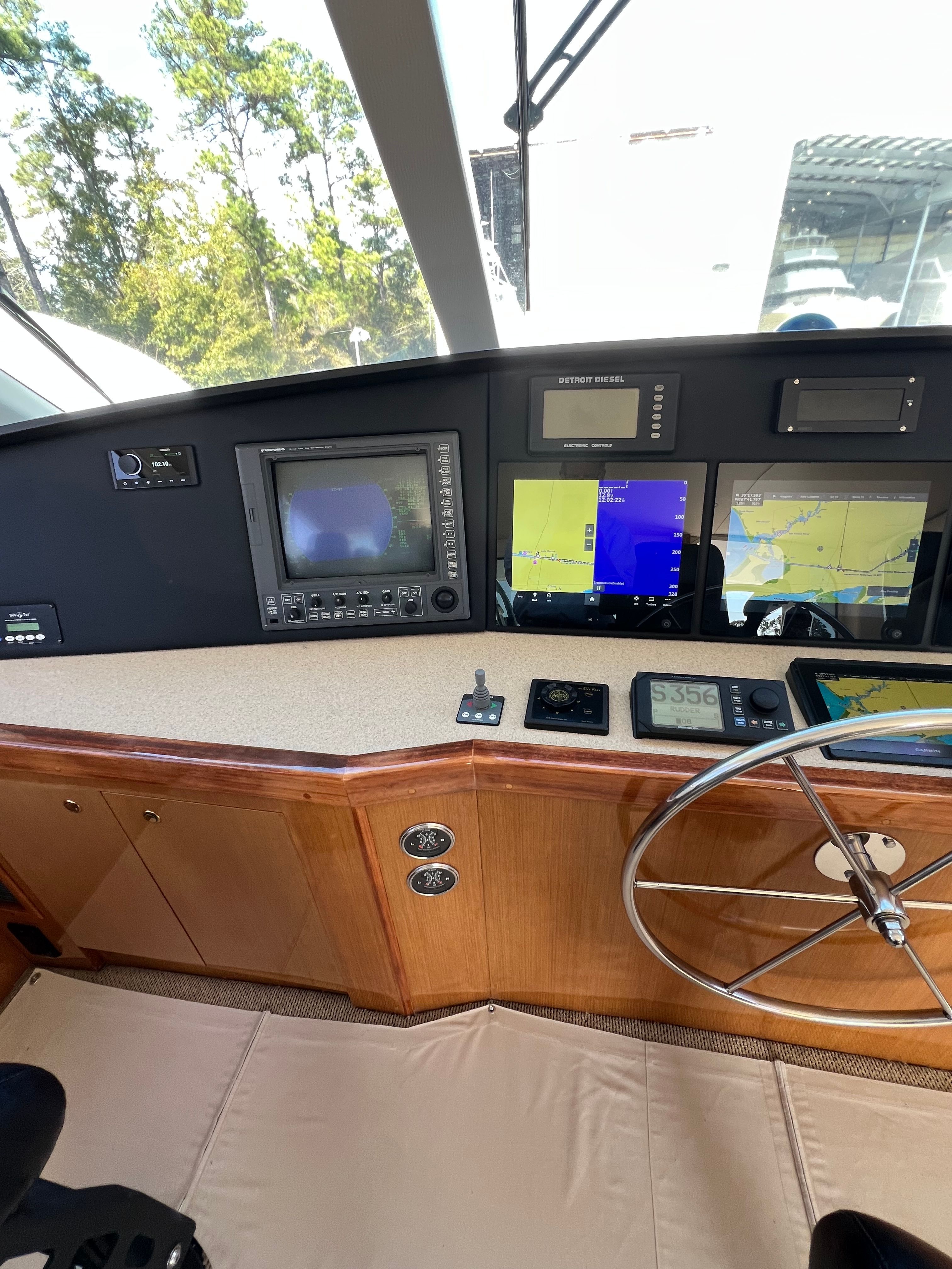 2002 Viking 61 Enclosed Bridge - 53