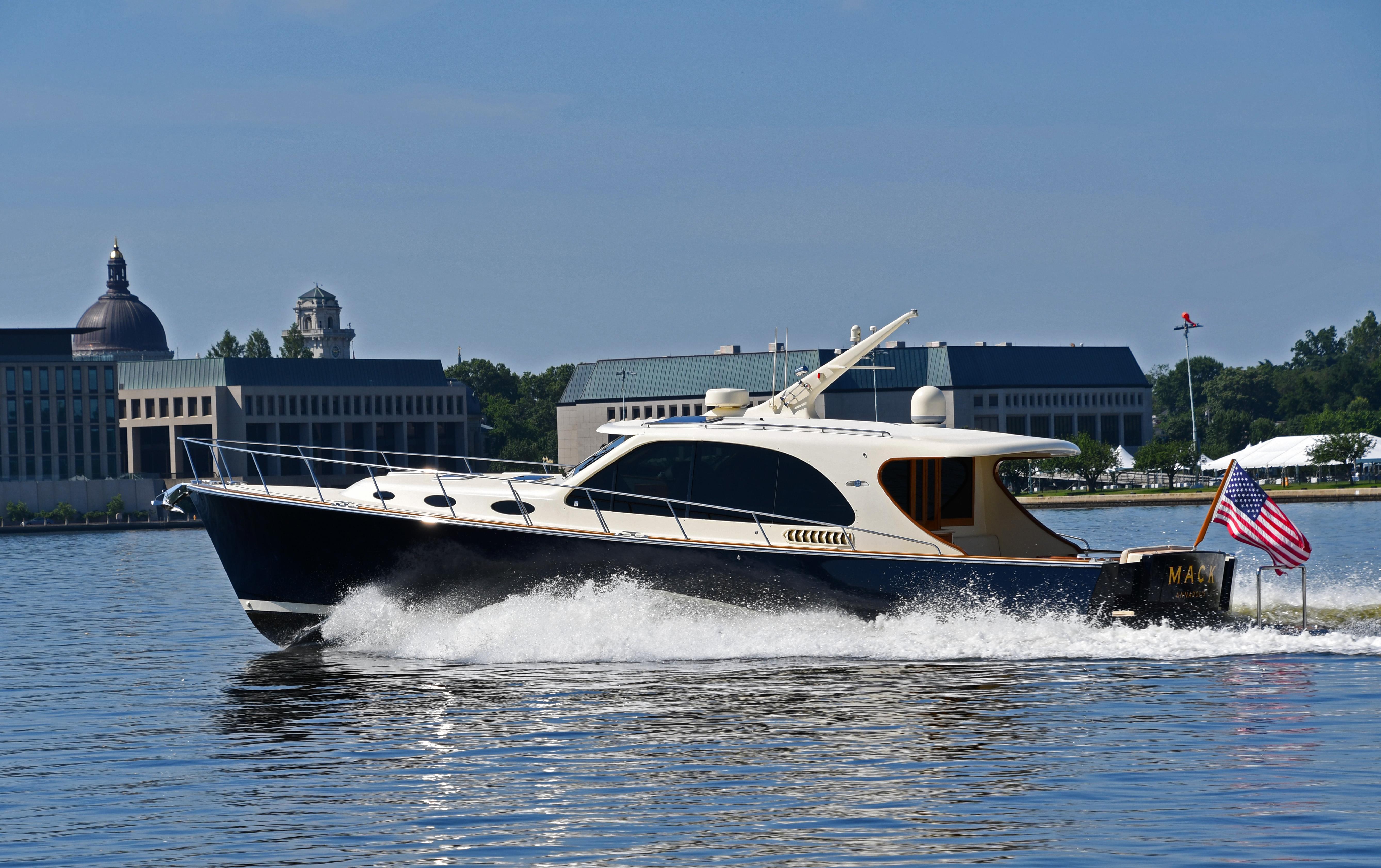 2020 Palm Beach Motor Yachts PB52