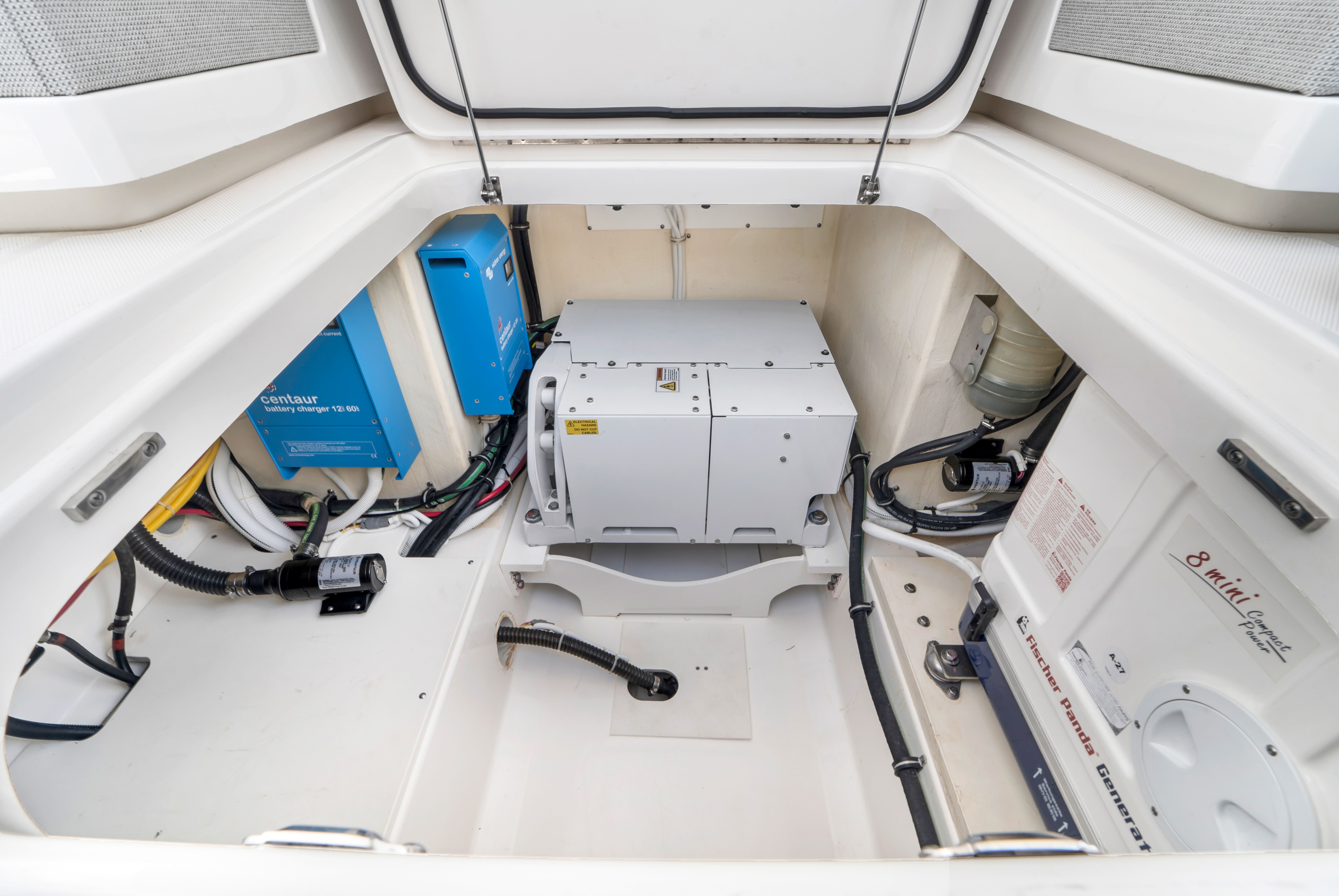 2023 Tiara Yachts 38 LS - 51