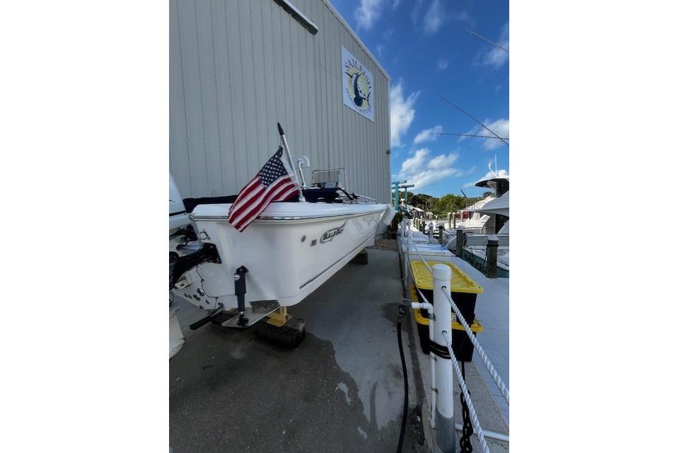 2017 Bulls Bay 2200