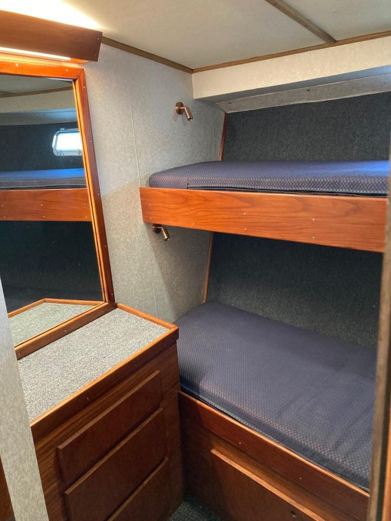 1983 Blackfin 39 - 32