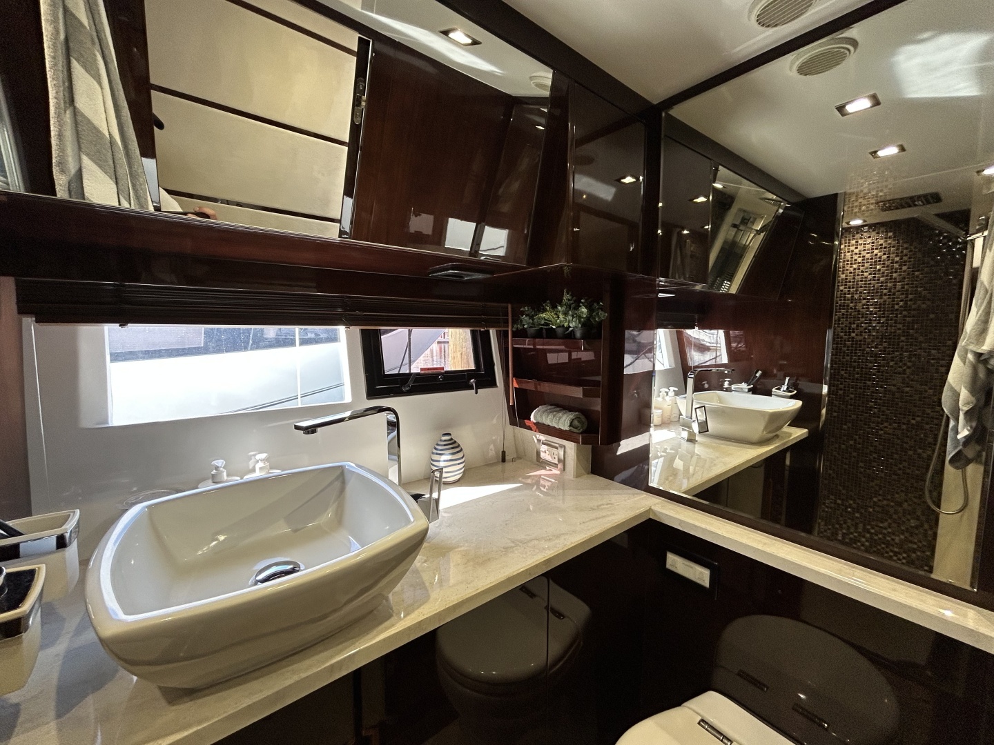 2019 Galeon 550 FLY - Image 28