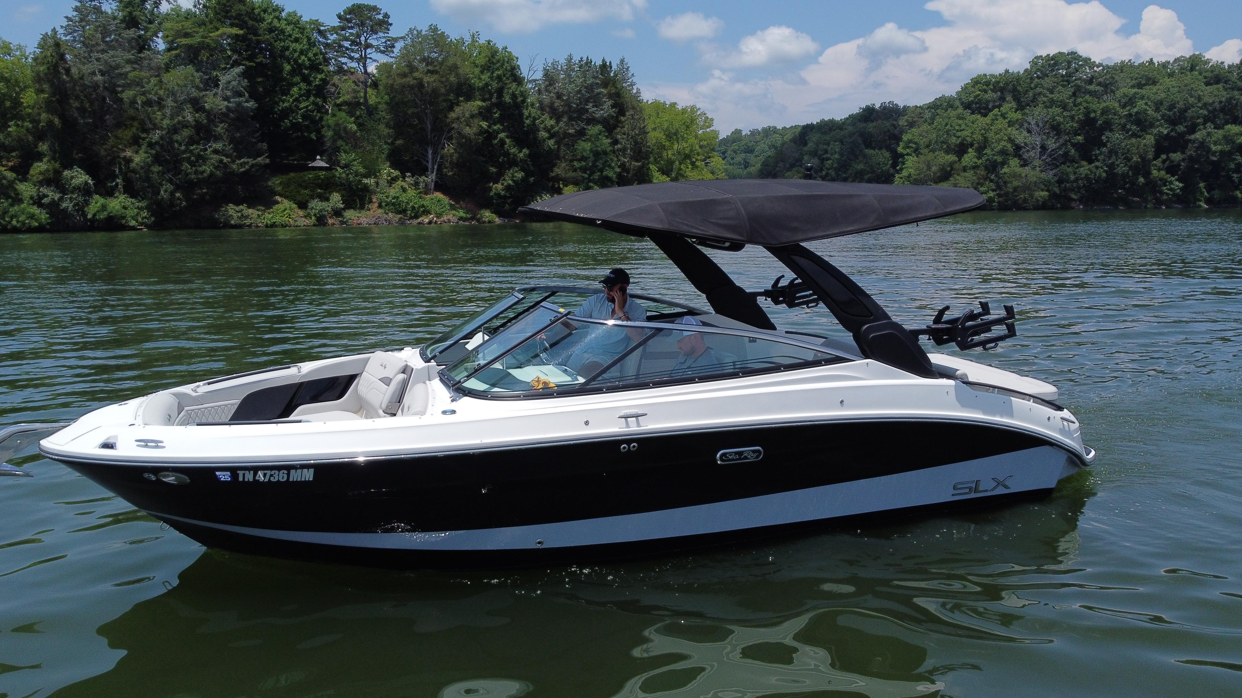 2023 Sea Ray SLX 260 Surf