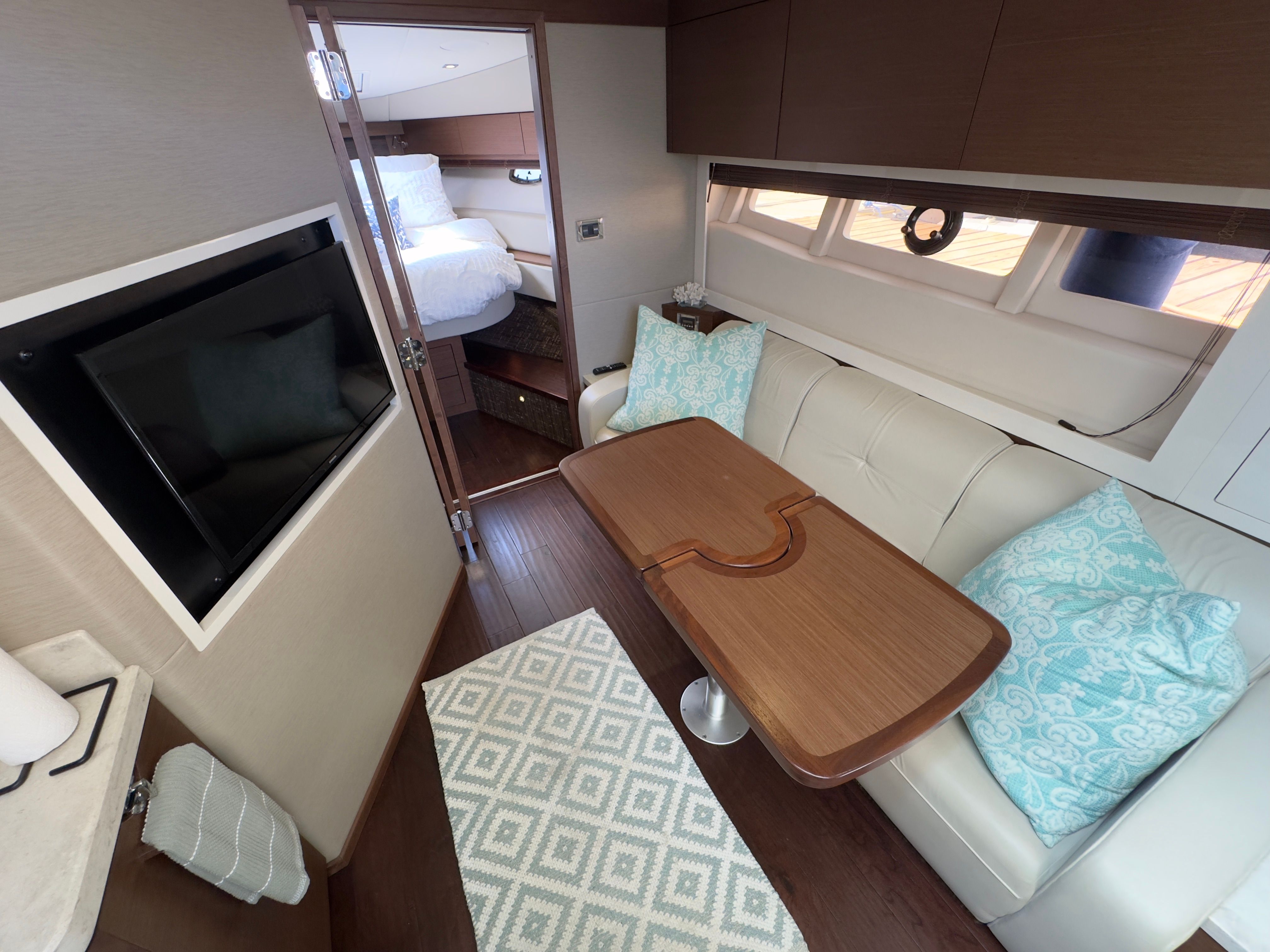 2014 Sea Ray 410 Sundancer - 57