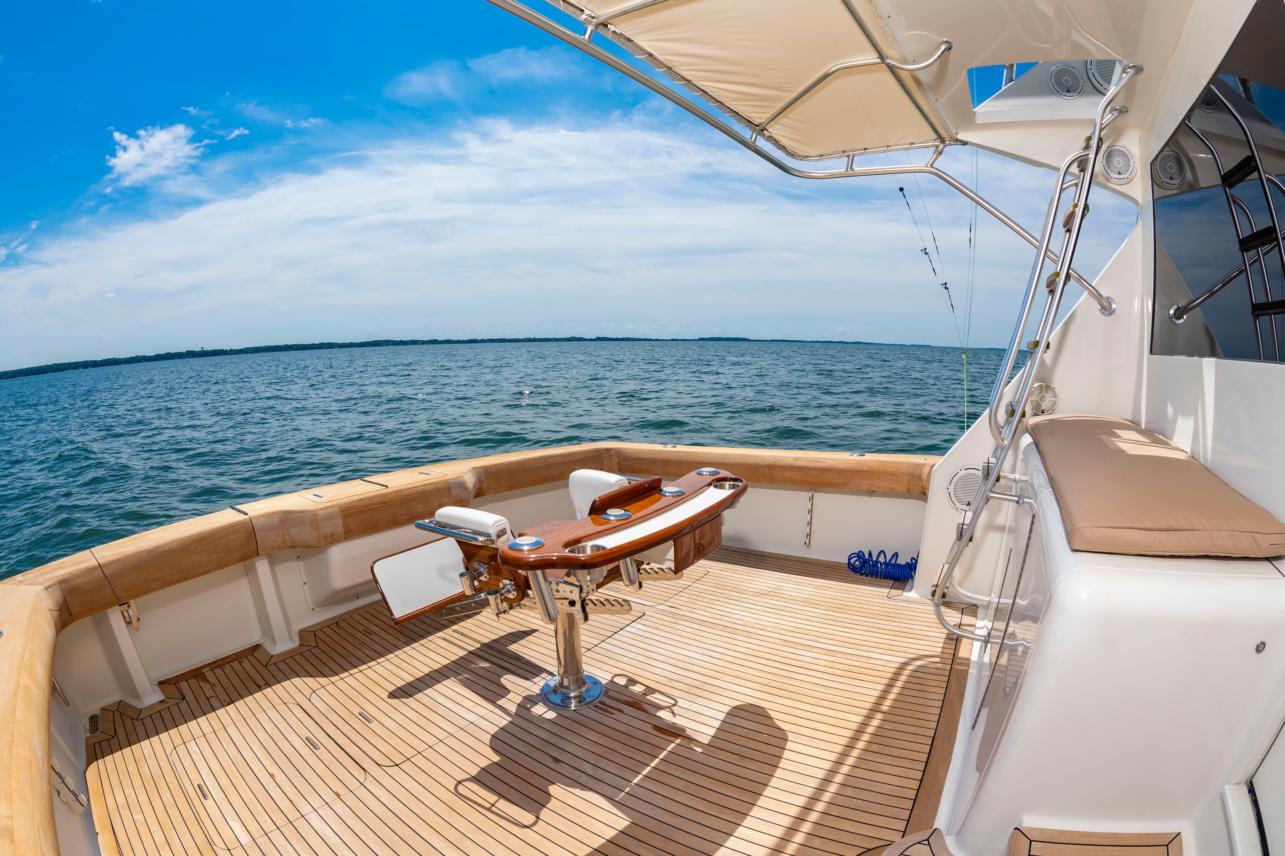 1999 Viking 55 Convertible - 17