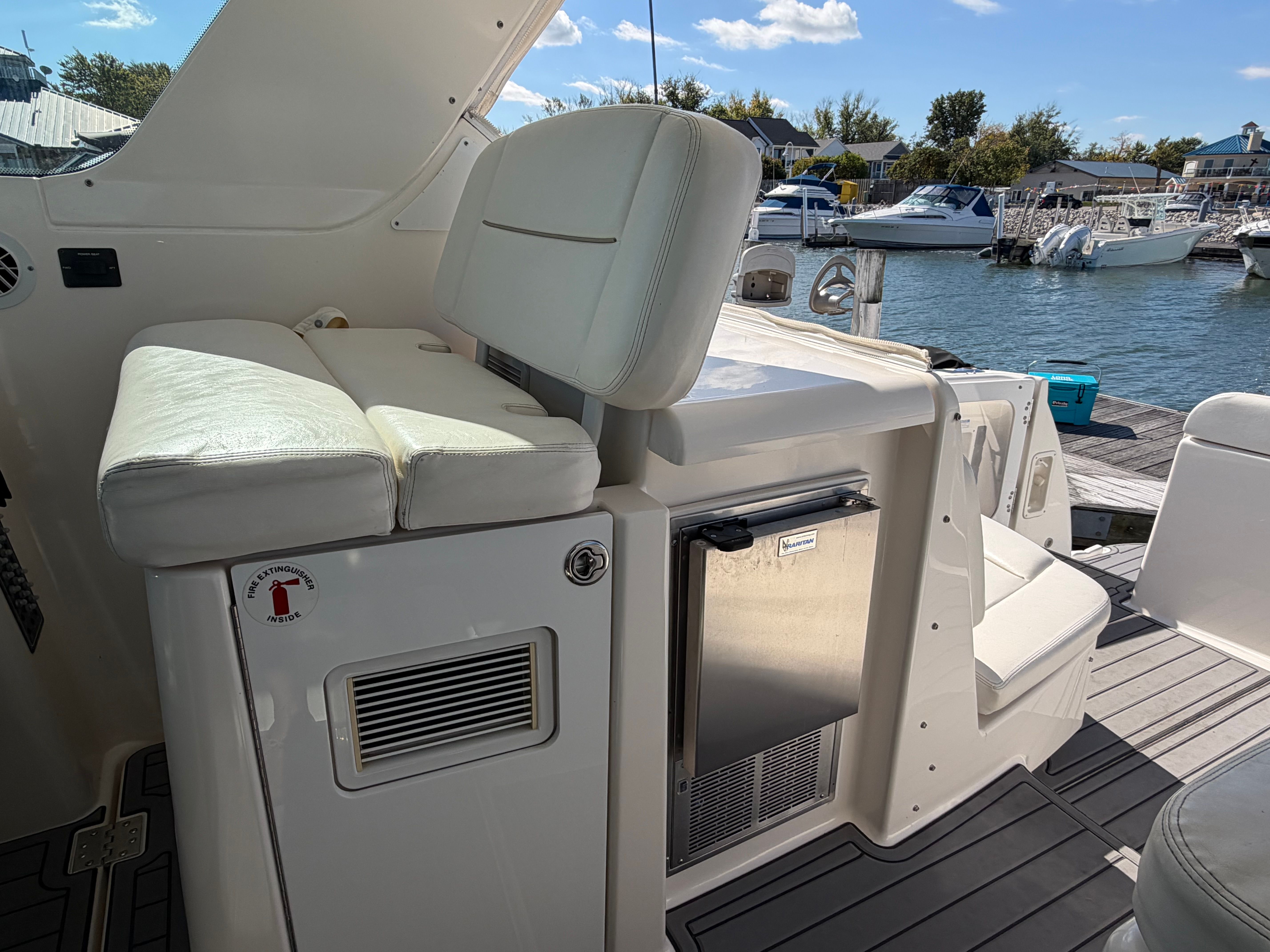 2006 Tiara Yachts 3600 Sovran - 16