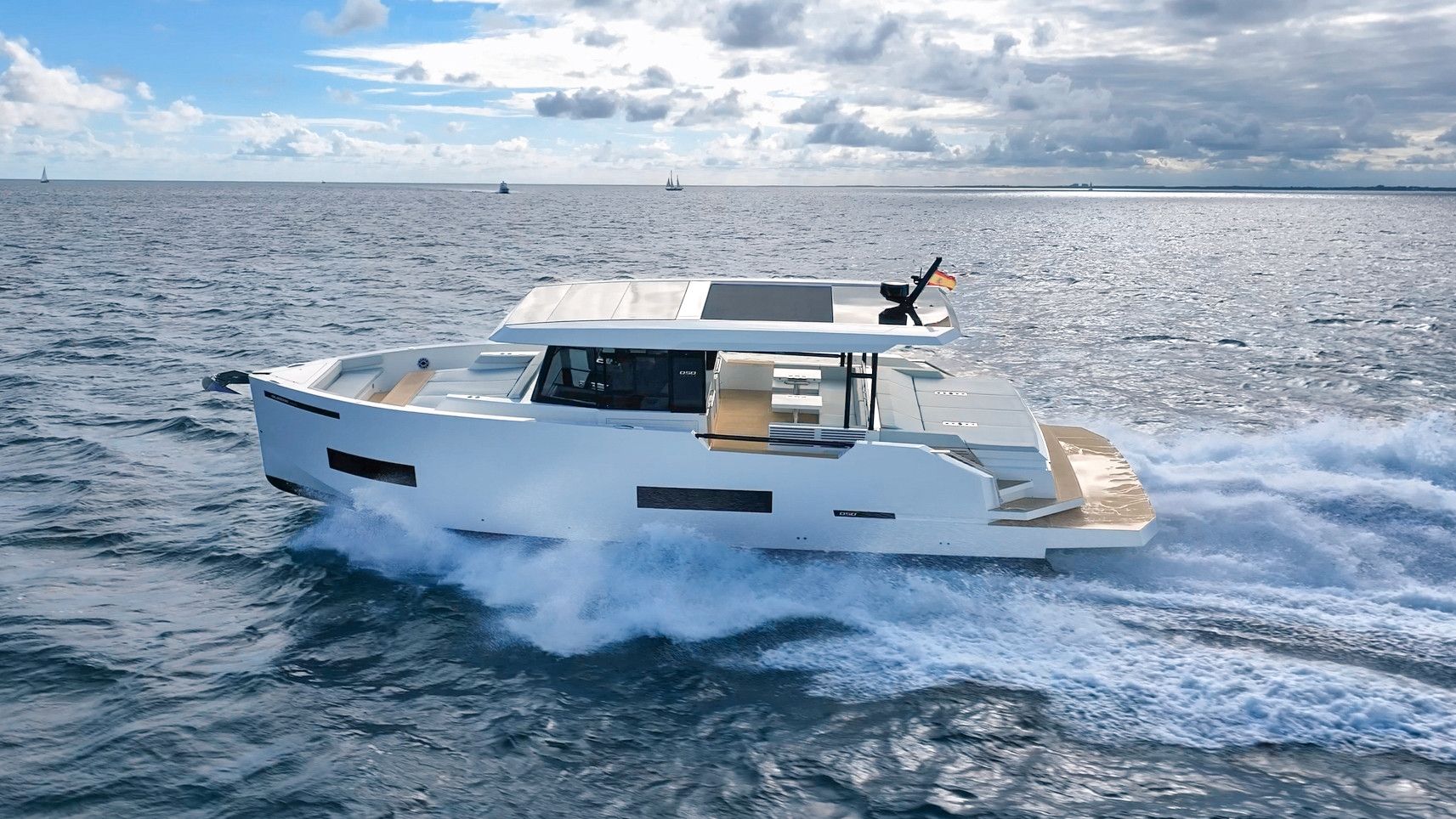 2027 De Antonio Yachts D50 Coupé