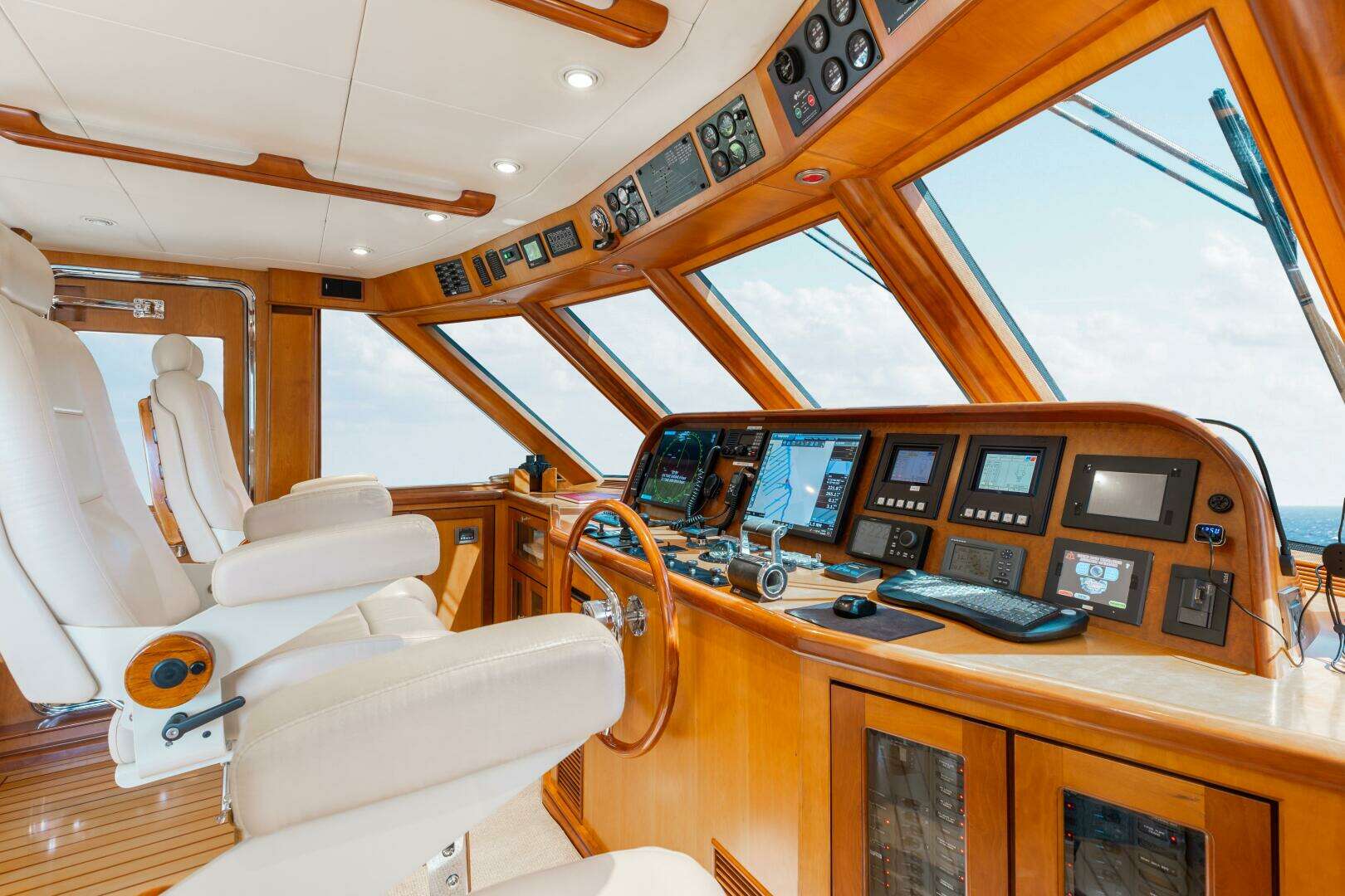 2007 President Tri-Deck - Image 41