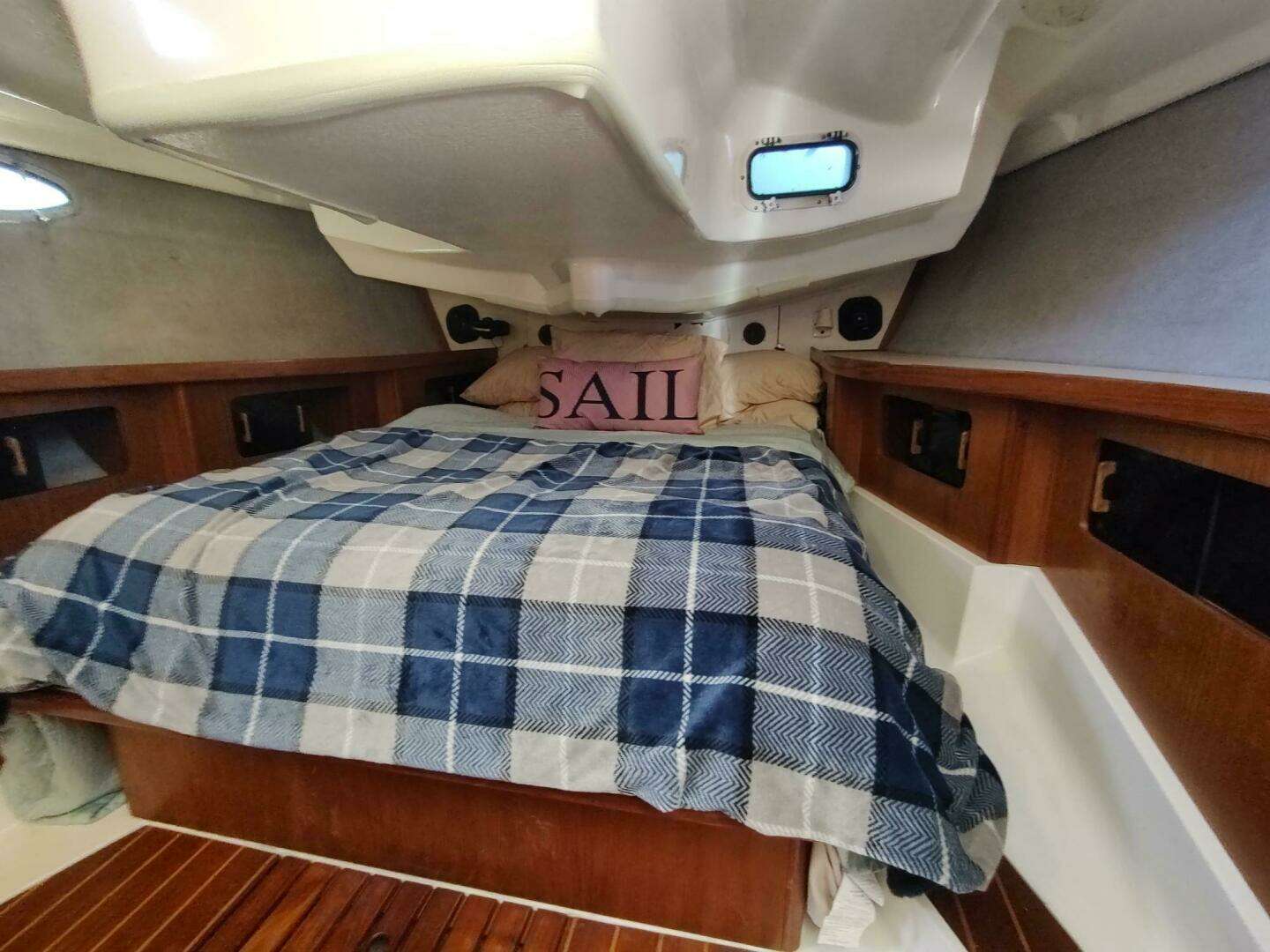 1987 Hunter 37 Legend - Image 27