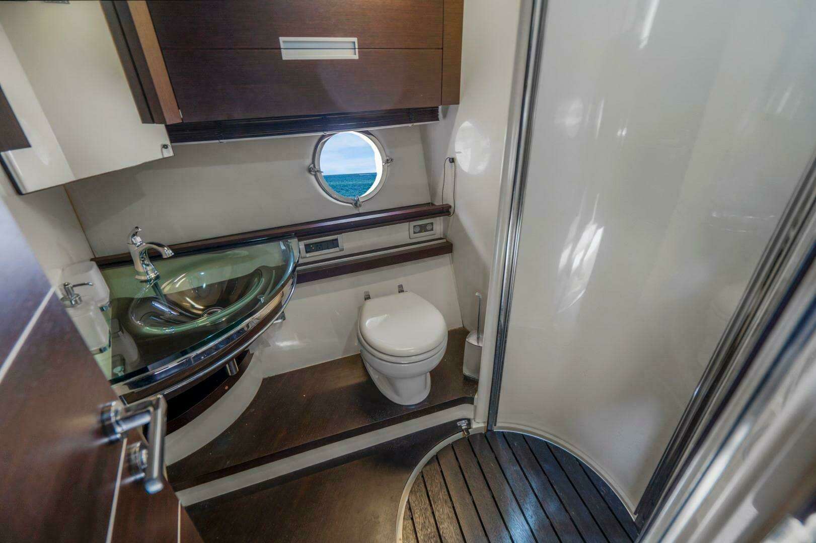 2007 Azimut 68S - Image 52
