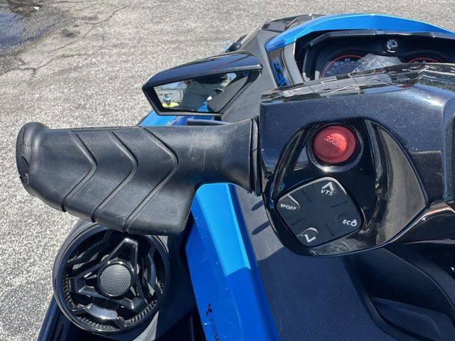 2018 Sea-Doo RXT® 230 IBR & Sound System - 11