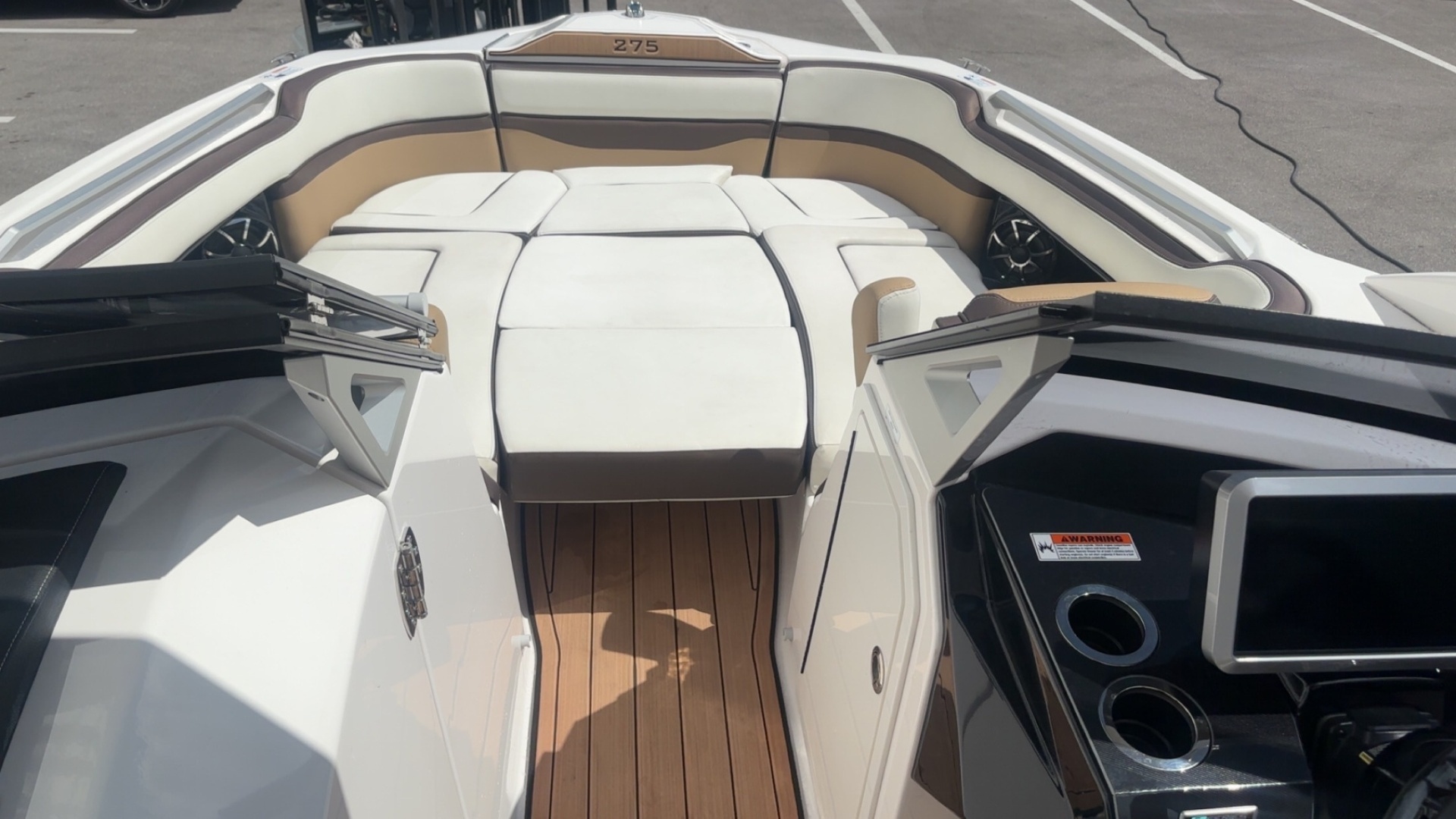 2023 Yamaha Boats 275SDX - Image 11