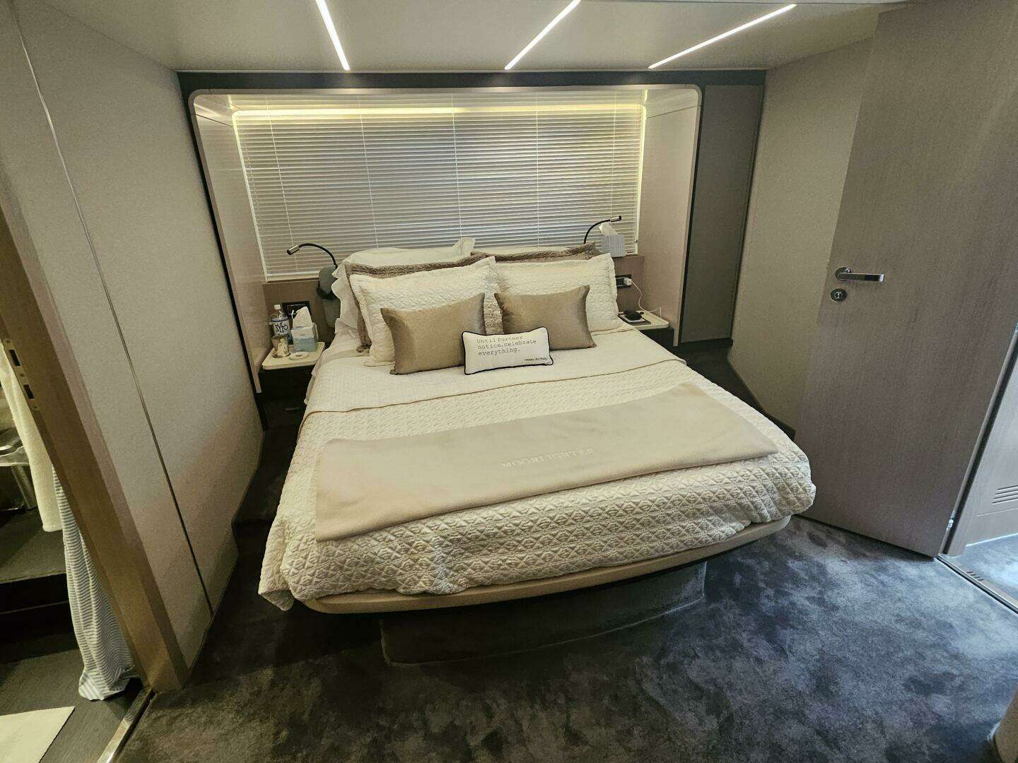 2022 Azimut 66 - Image 57