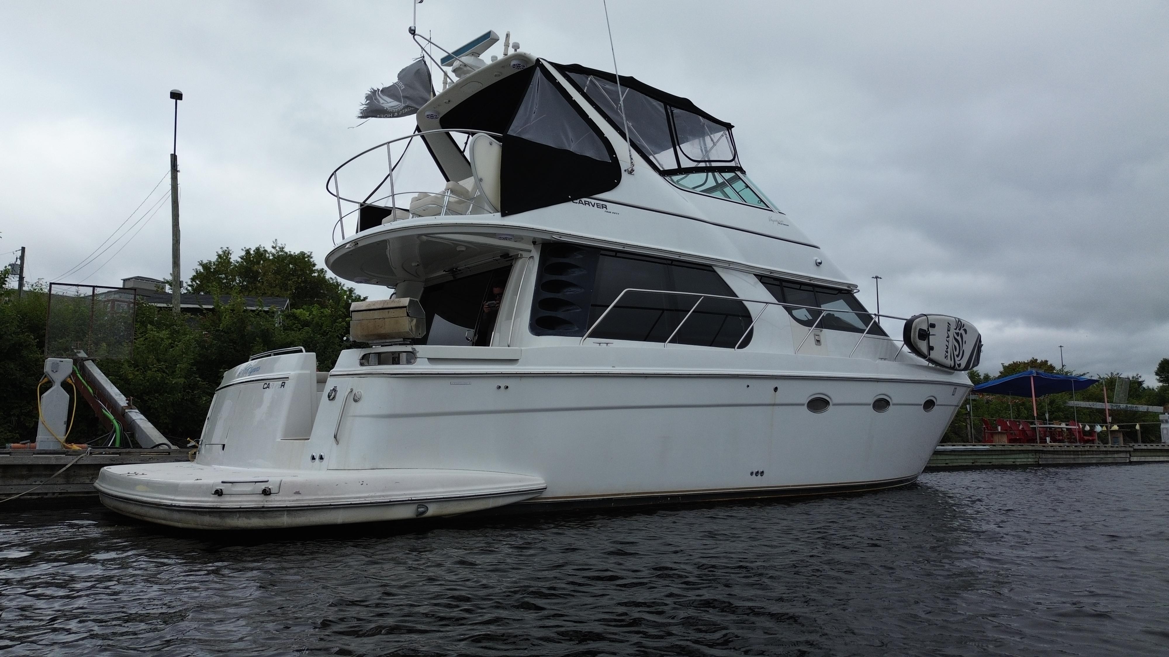 1999 Carver 450 Voyager