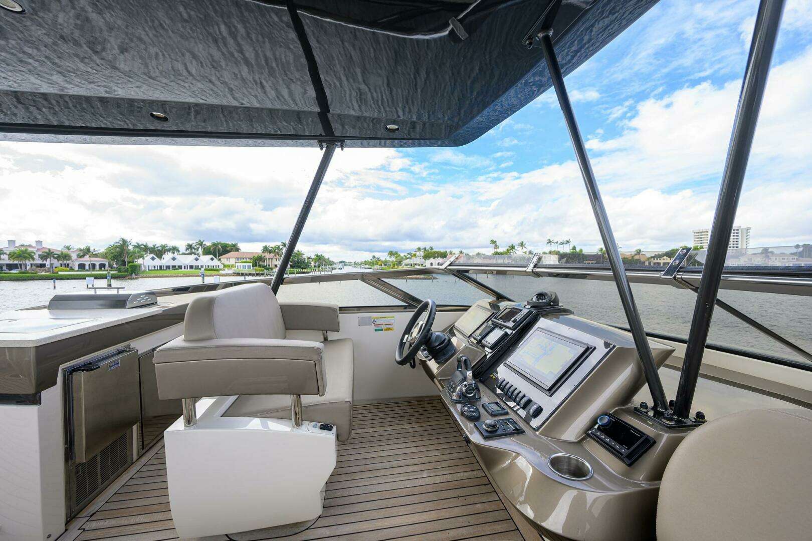 2016 Marquis 660 Sport Yacht - Image 31