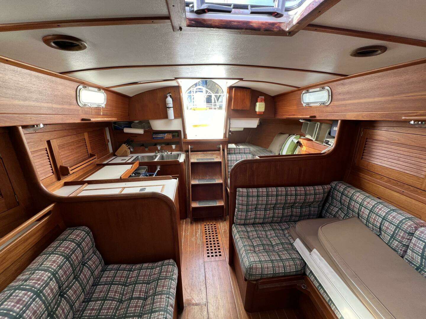 1984 Tartan 37 - Image 22