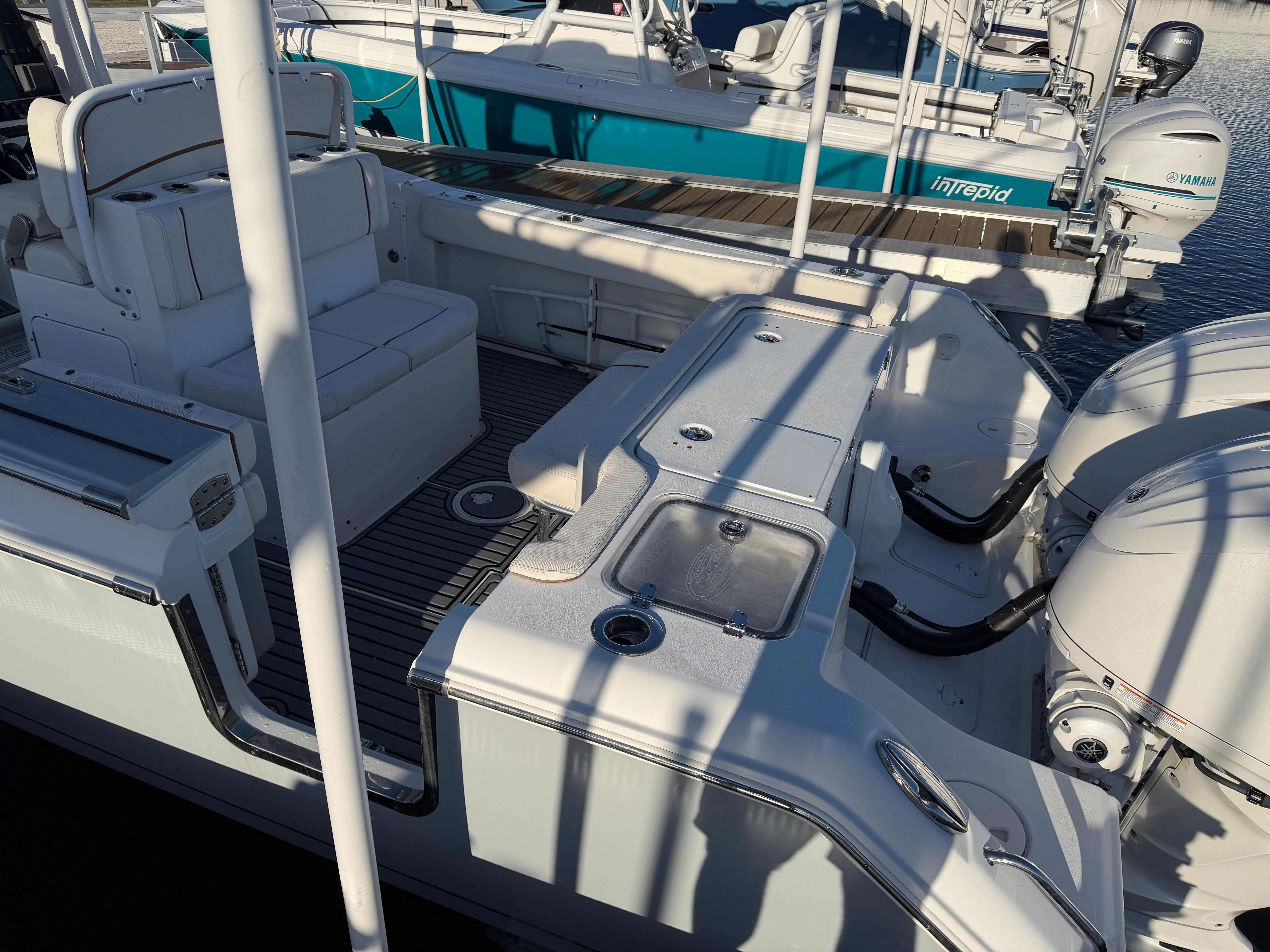 2022 Sea Hunt Gamefish 30 Coffin Box - 11