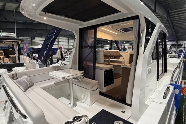 2026 Beneteau Antares 9 V2