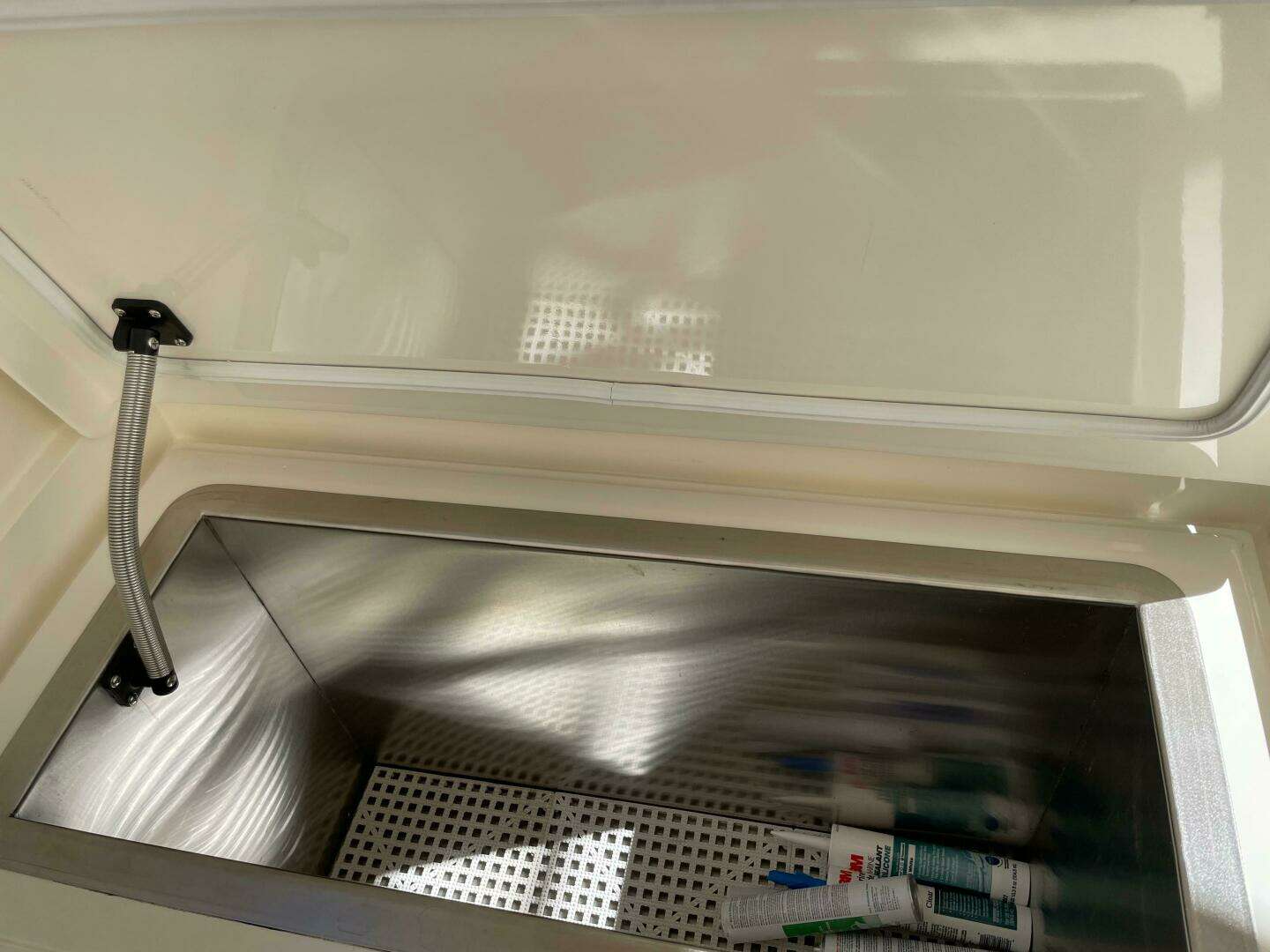 2007 Viking 52 Convertible - Image 53