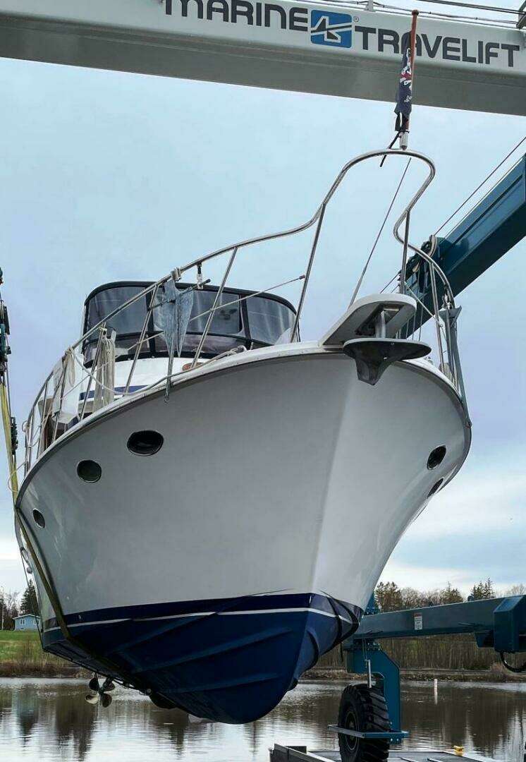 1989 Marine Trader 47 Cockpit Motor Yacht - Image 2