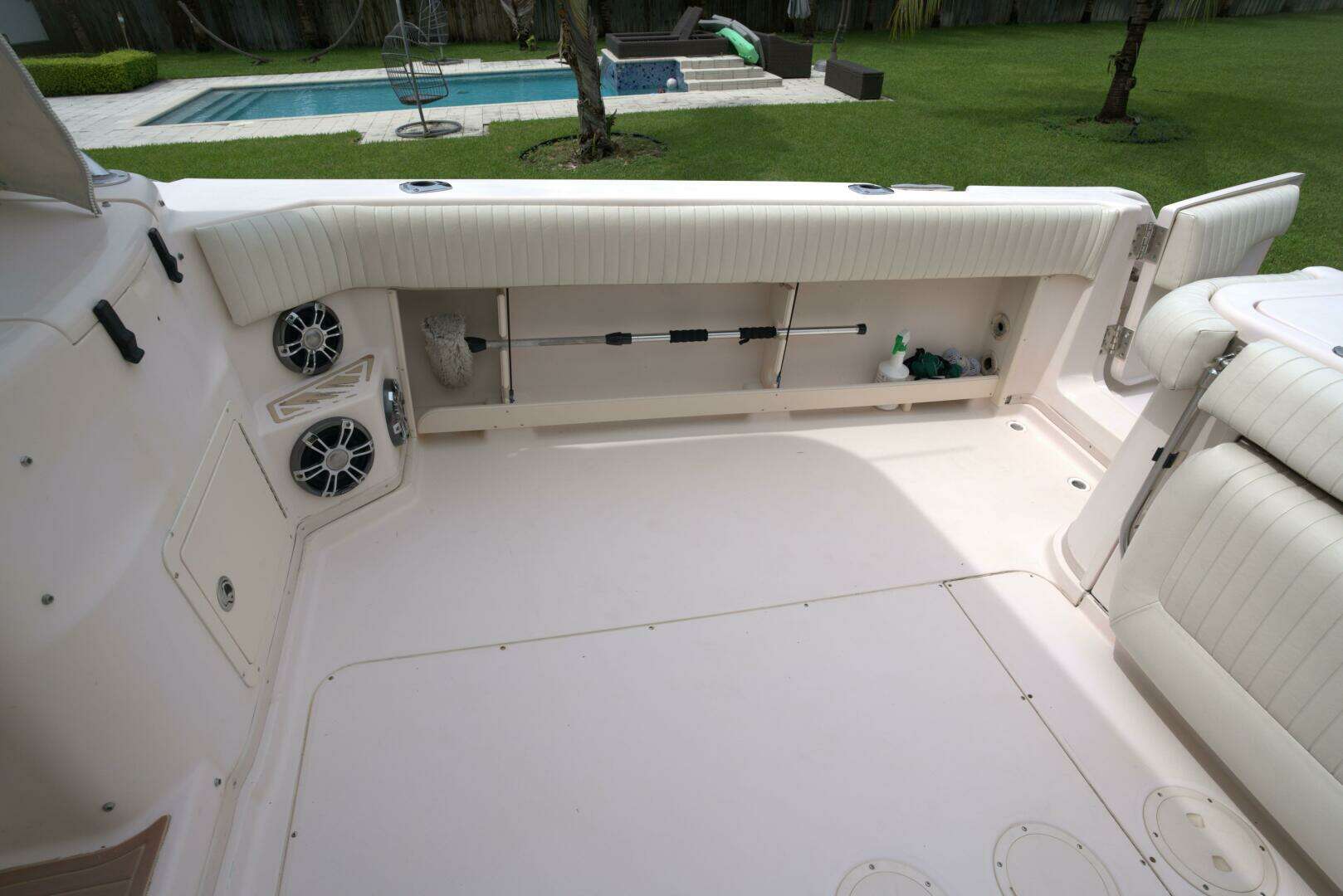2007 Grady-White Express 330 - Image 6