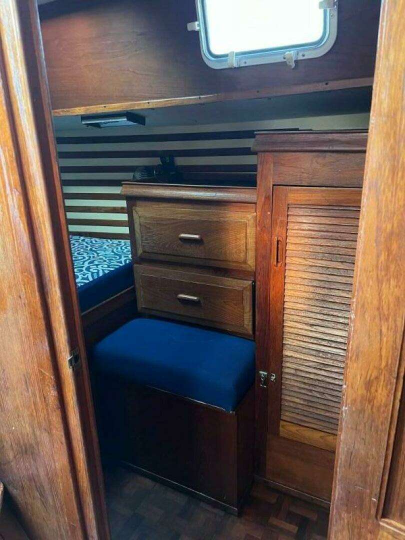 1978 Endeavour 37 - Image 8
