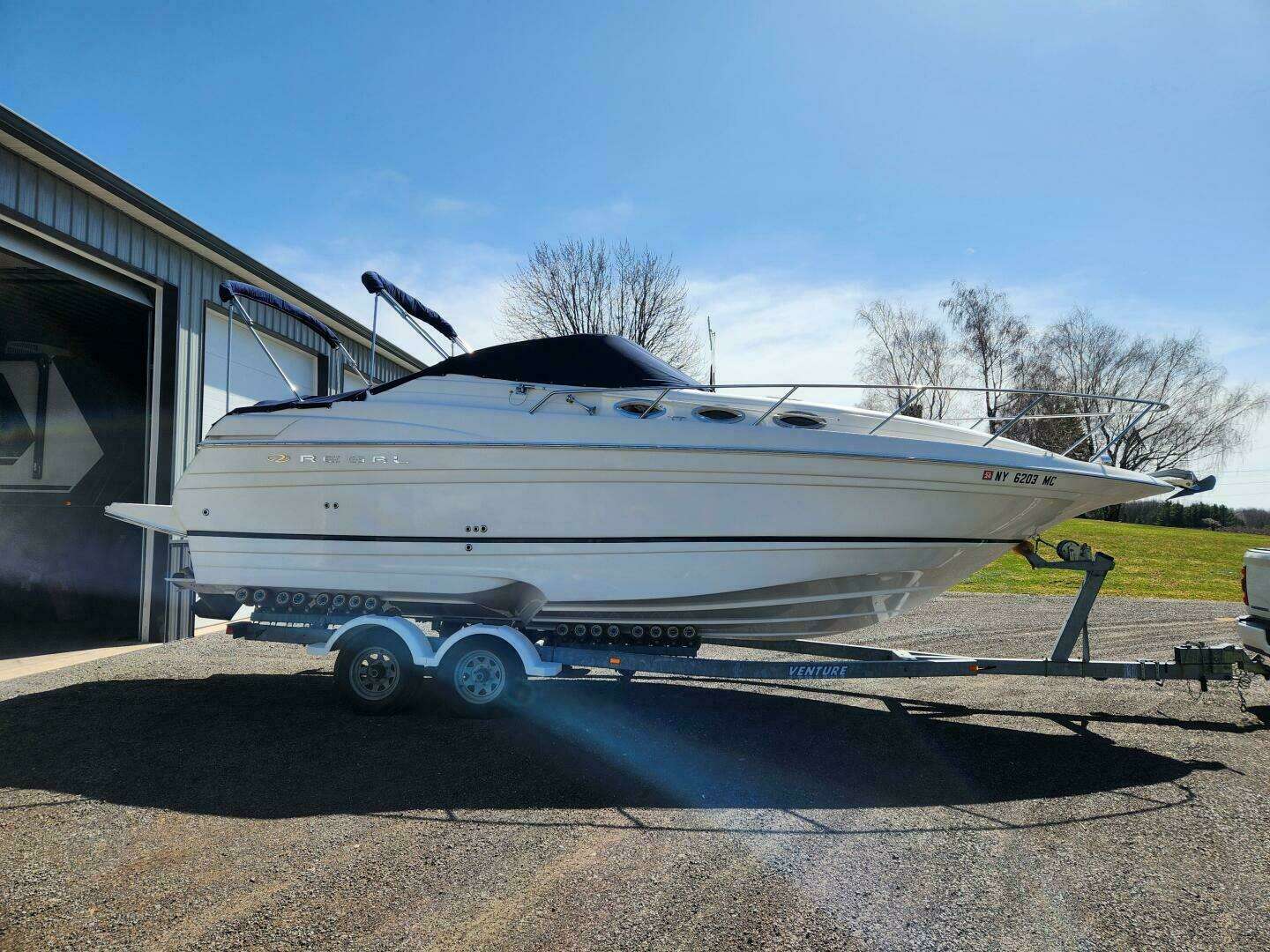 2005 Regal Commodore 2765 - Image 21