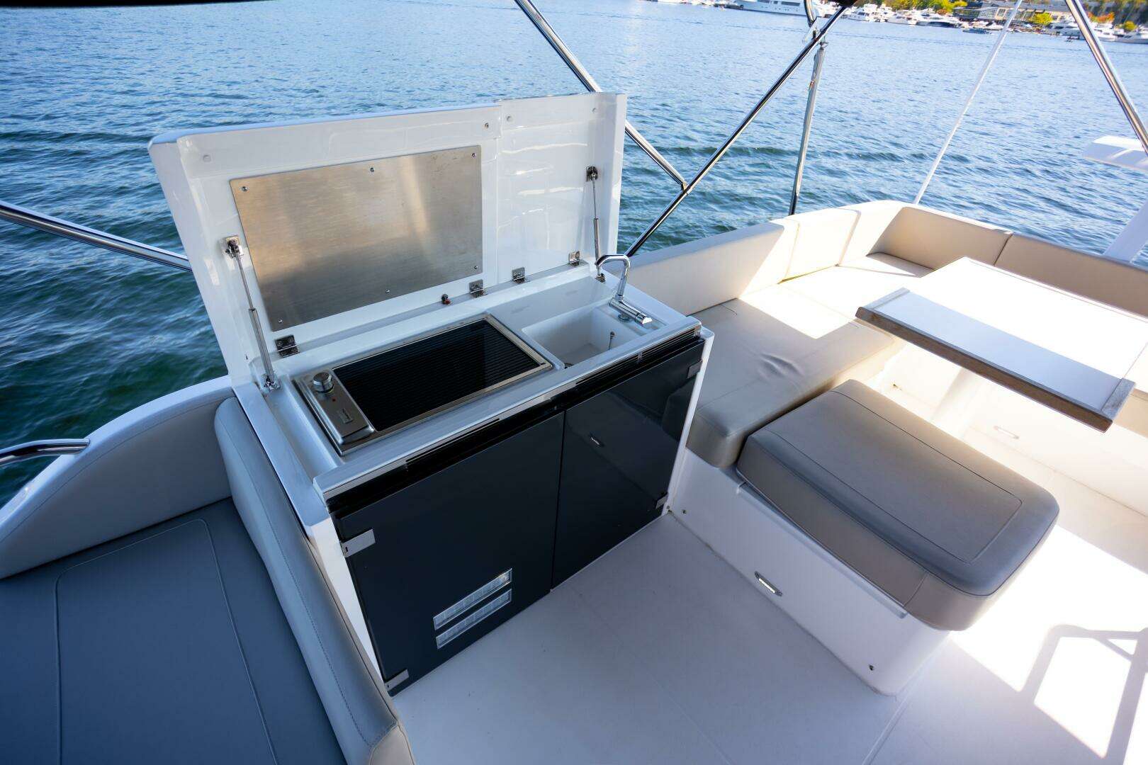 2025 Fairline Squadron 50 - Image 29