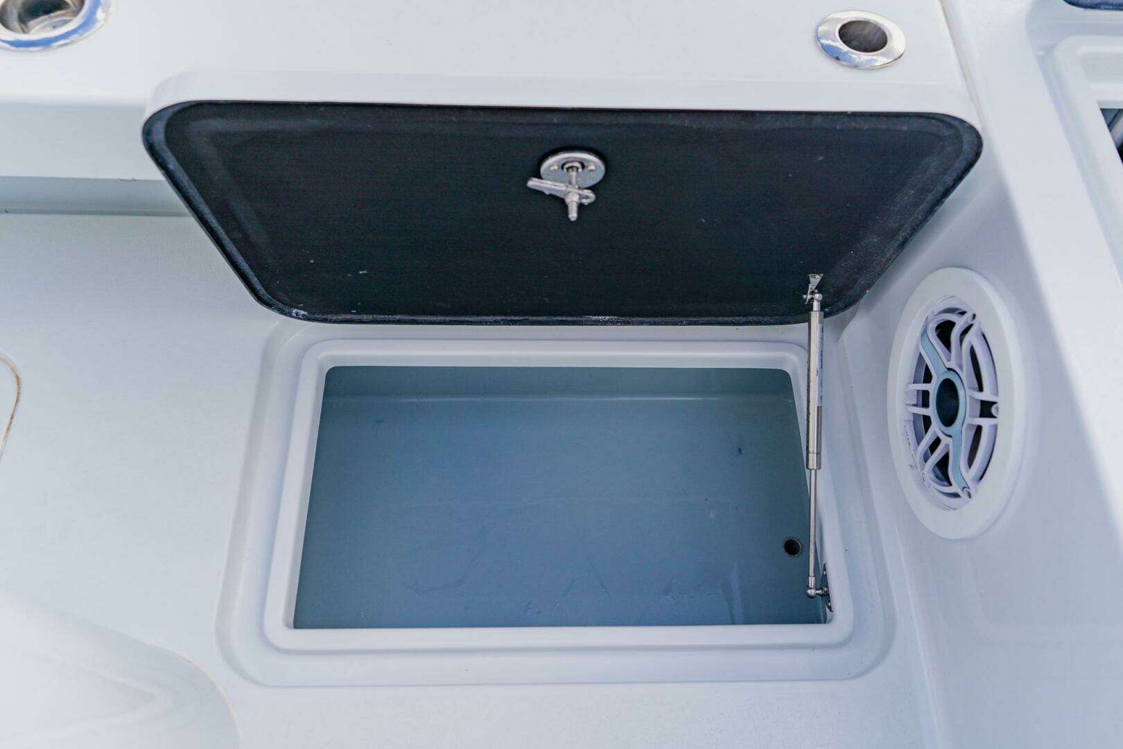 2026 Broadwater Boatworks 25 Bay Cat - Image 38