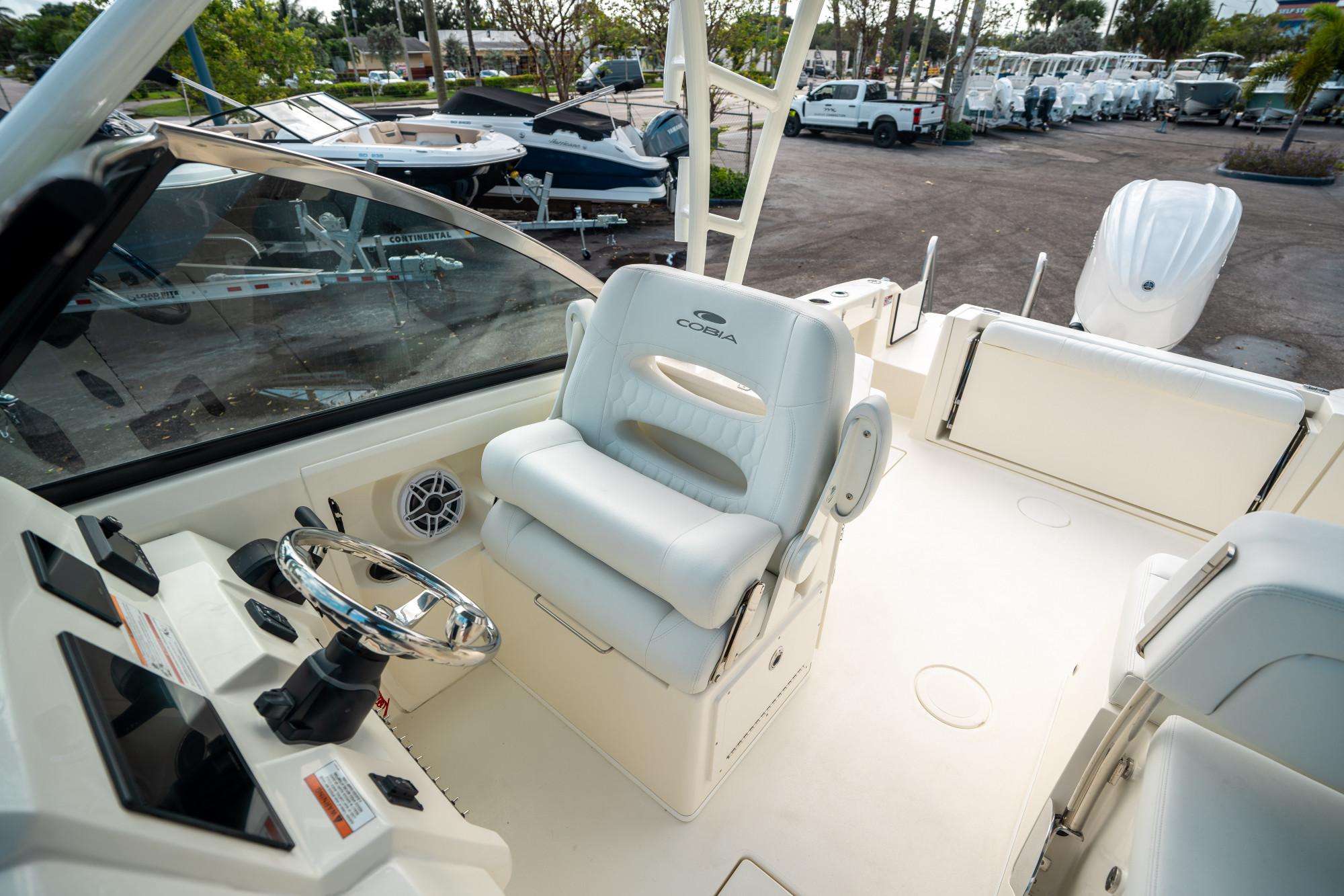 2025 Cobia 240 Dual Console - 24