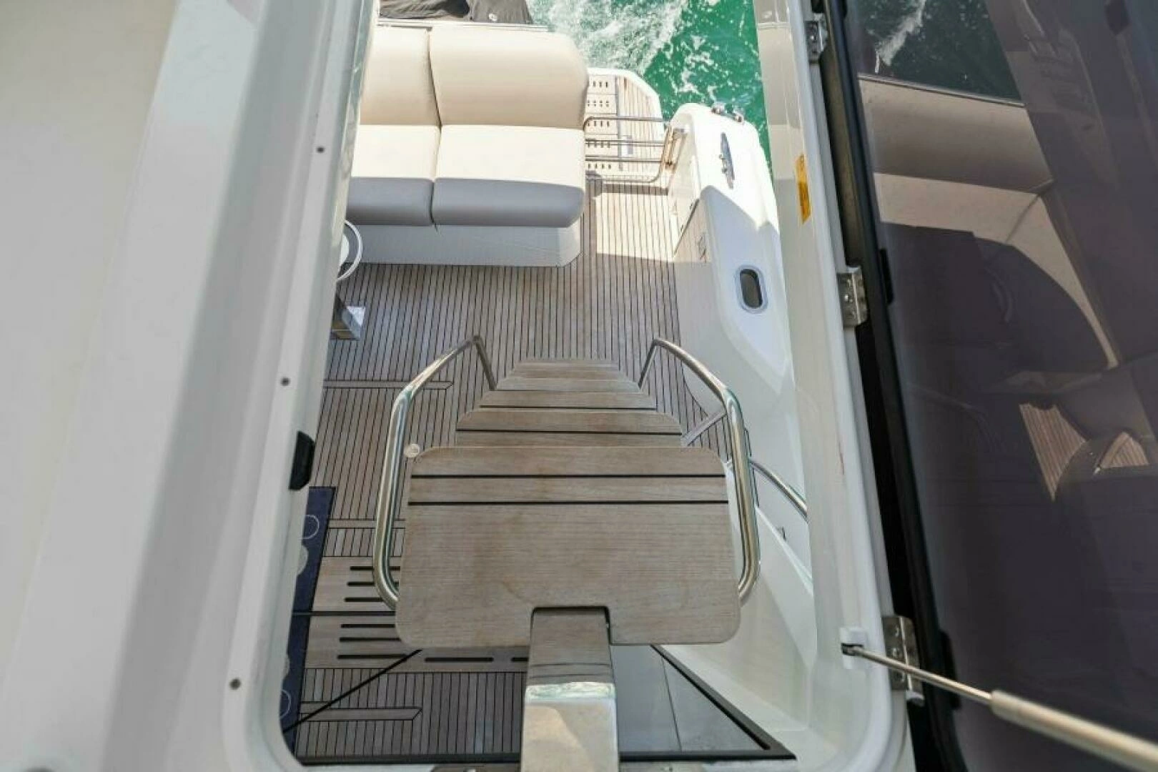 2022 Prestige 590 Flybridge - Image 49
