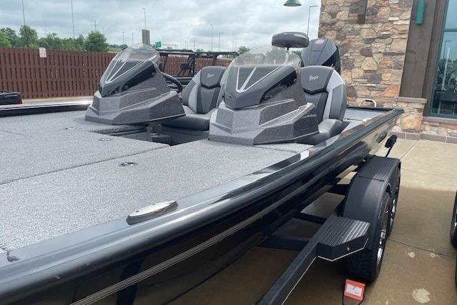 2025 Ranger ALPHA 208 boat with sleek design and dual seating.