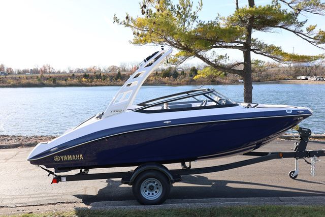 2026 Yamaha Boats 195 S BOTH COLOR AVAILABLE