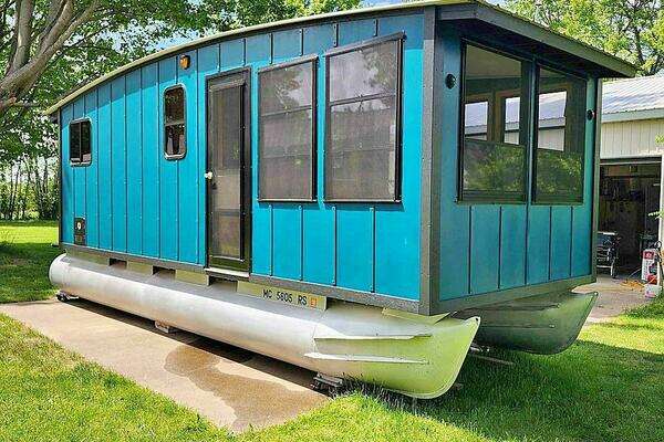 2023 Custom 25 Hadlee Houseboat