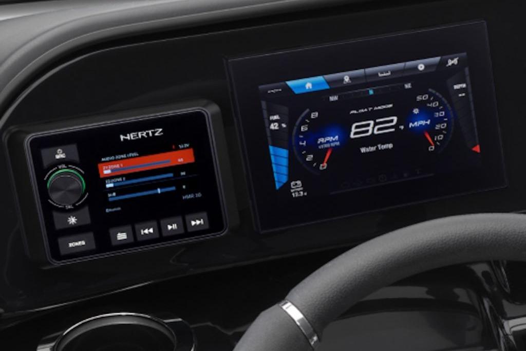 Dashboard of 2026 Yamaha Boats 195S with digital displays and controls.
