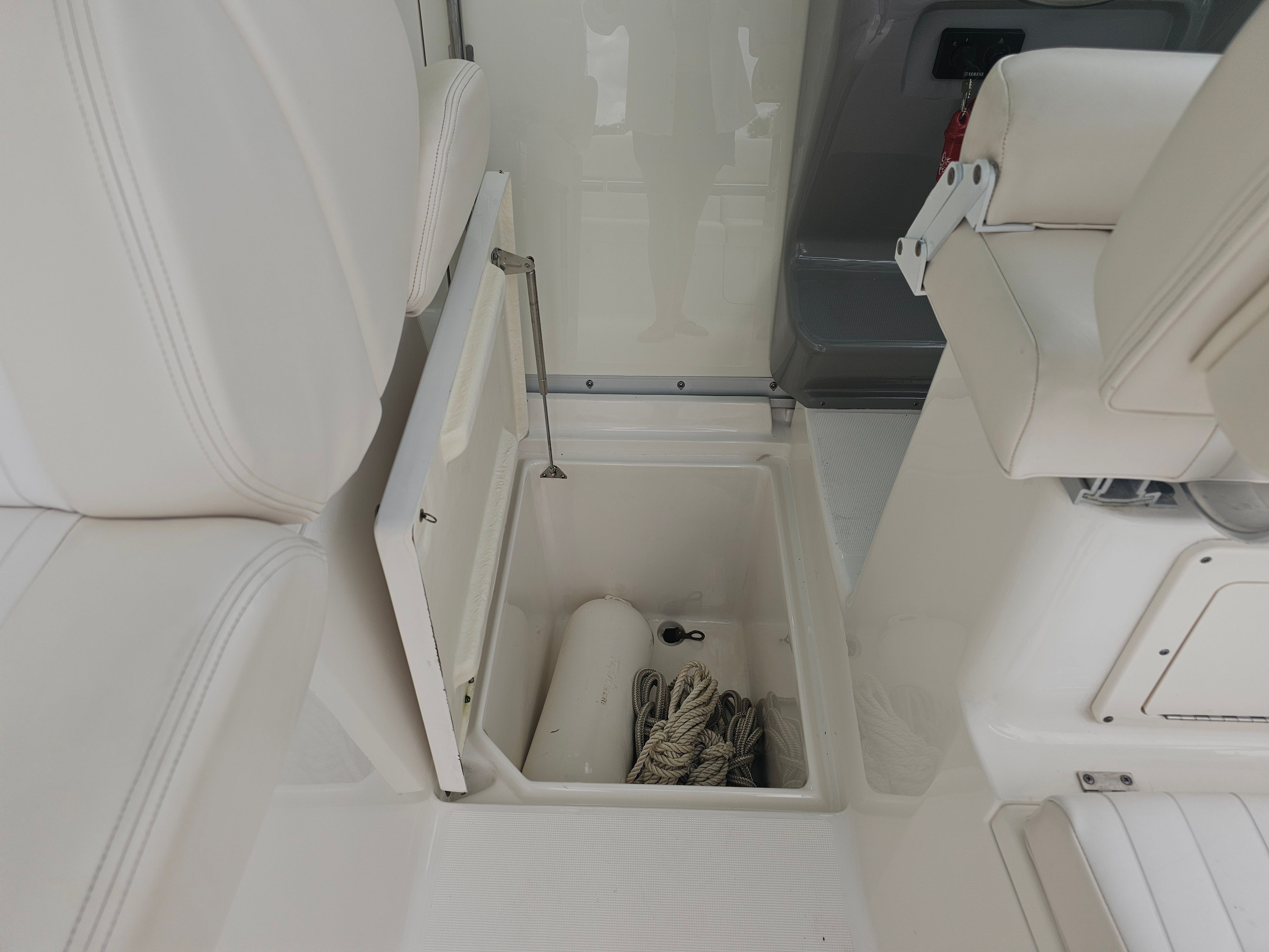 2017 Robalo R265 Walkaround - 26