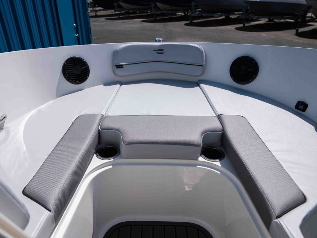 2026 Bayliner VR6 Bowrider I/O - 10