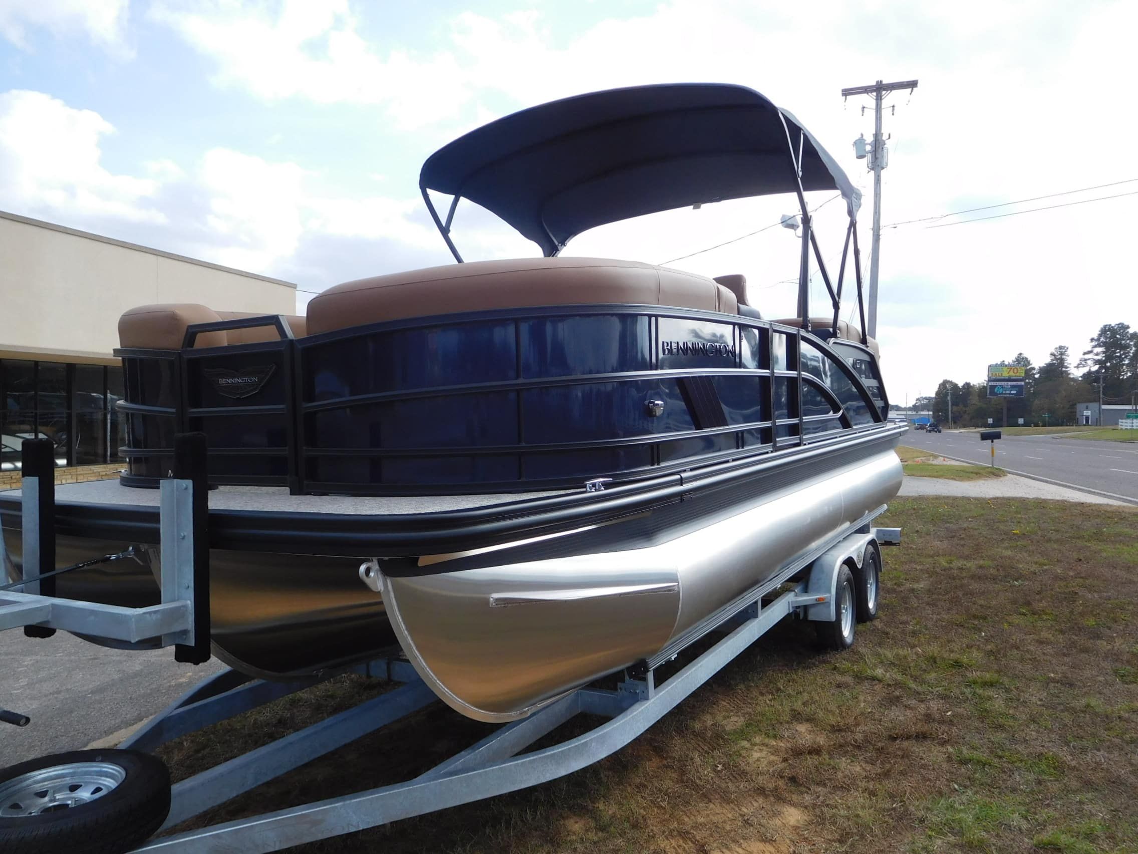 2026 Bennington 22 MFB - 8