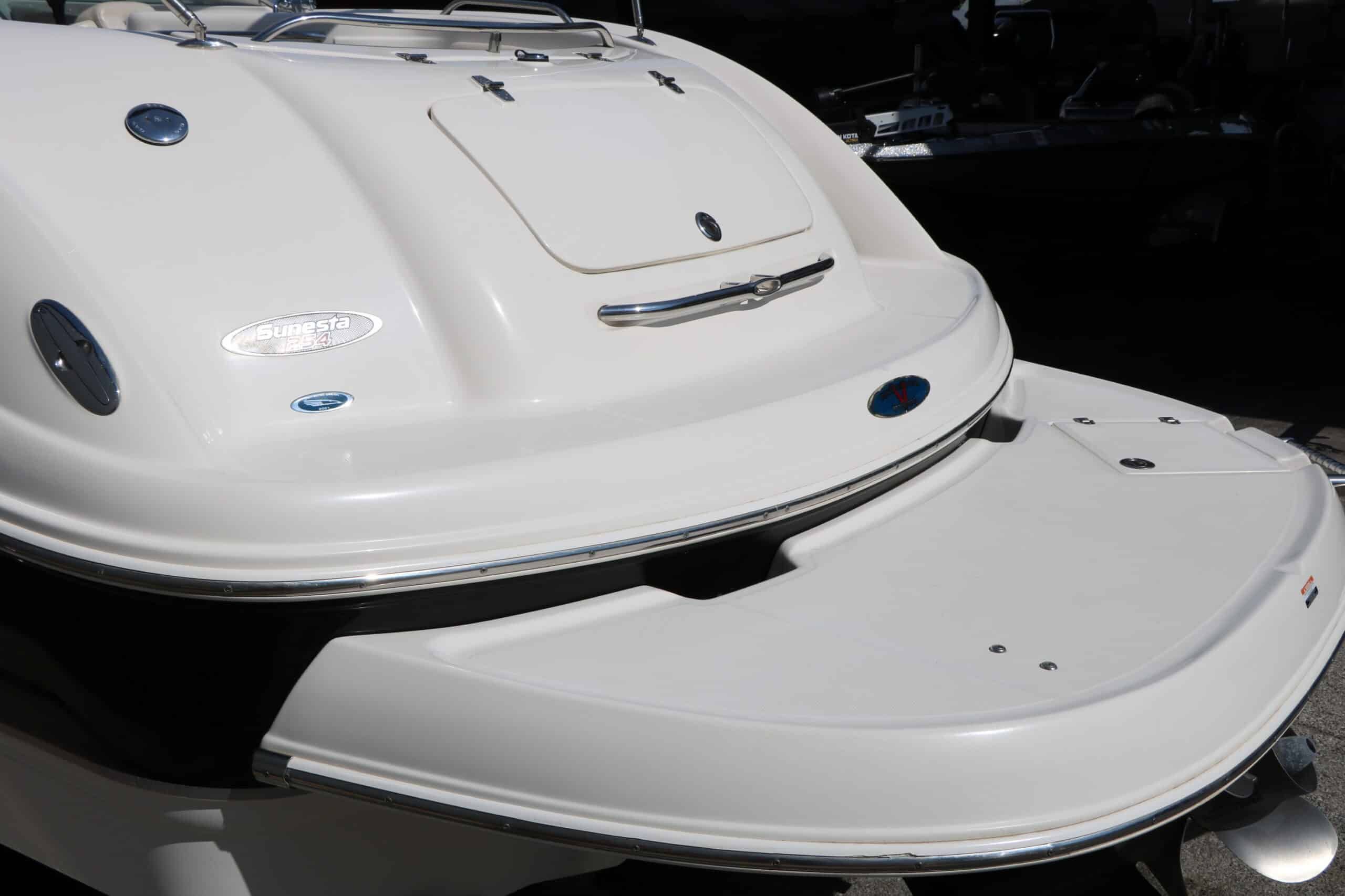 2005 Chaparral Sunesta 254 - 10