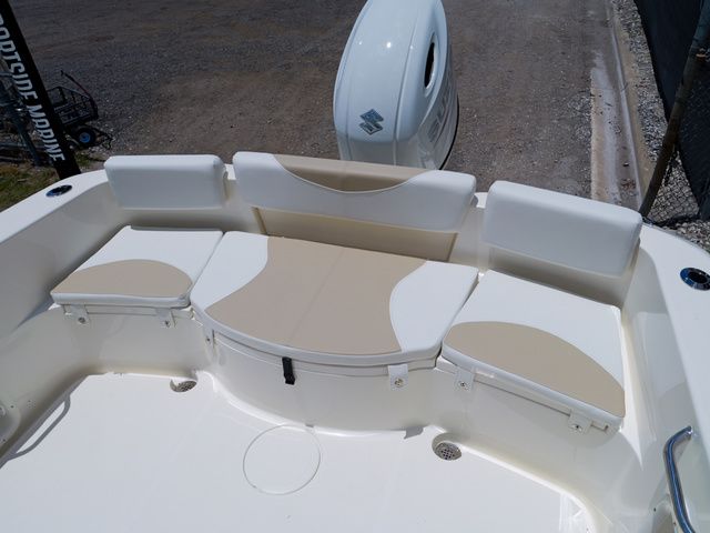 2027 Bulls Bay 230 Center Console - 44