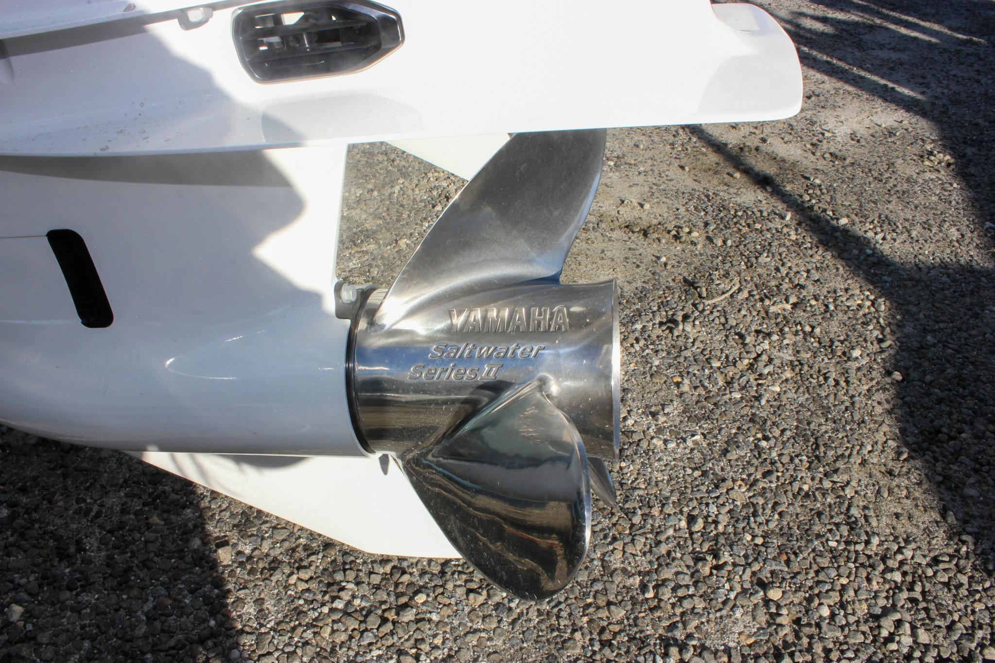 Yamaha Saltwater Series propeller on 2026 Sea Hunt Ultra 285 SE boat.