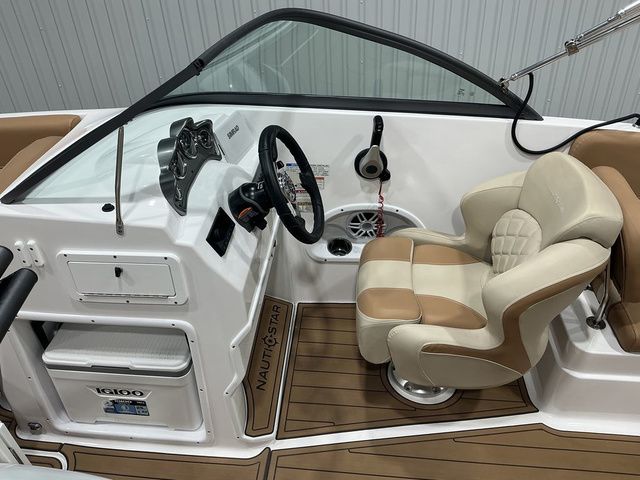 2026 NauticStar 223DC Deck - 11