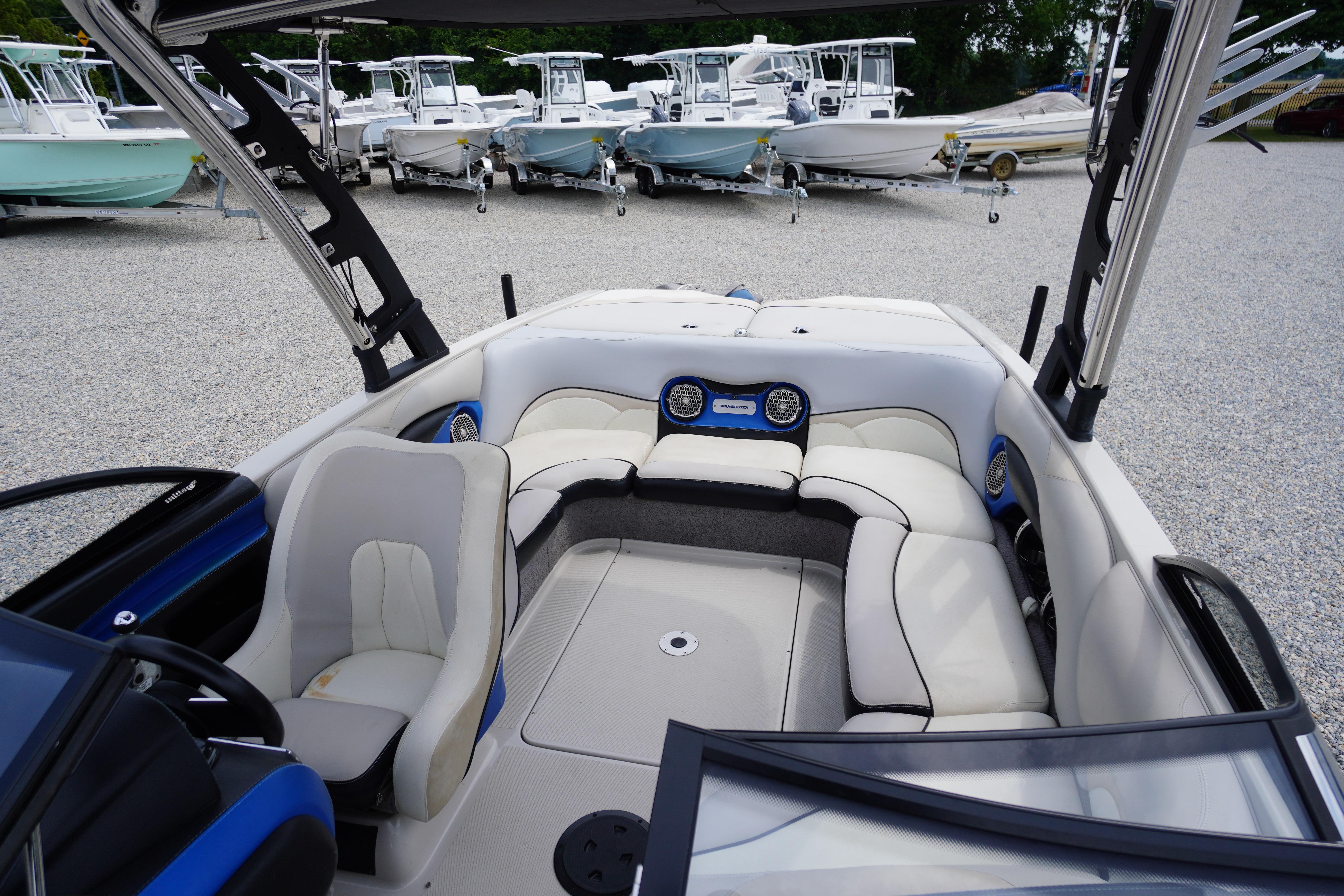2011 Malibu Wakesetter 21 VLX interior with plush seating and modern design.