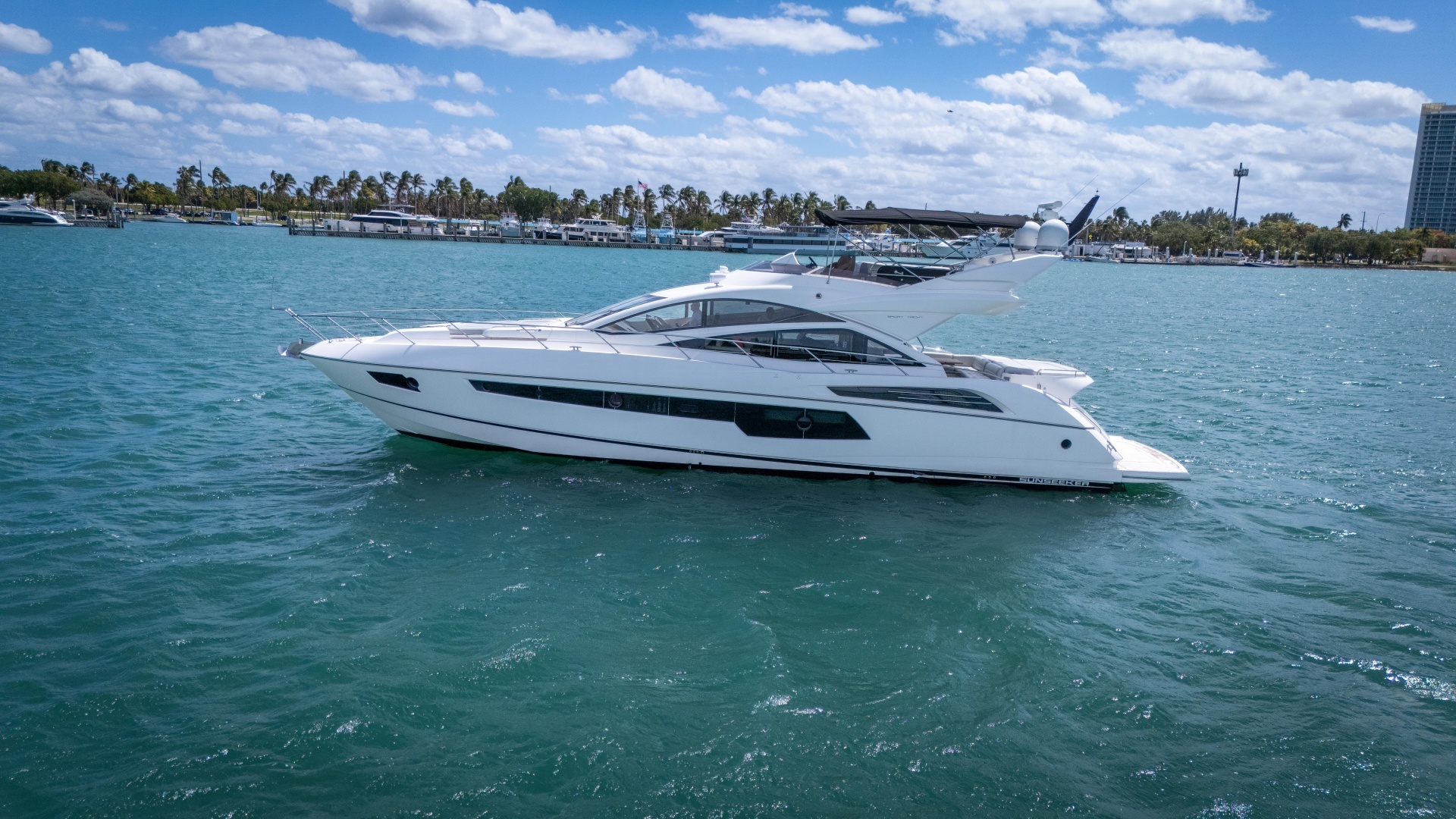 2014 Sunseeker 68' Sport Yacht - Image 3