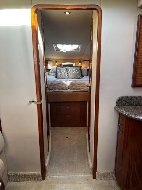 Interior of a 2006 Sea Ray 44 Sundancer yacht.