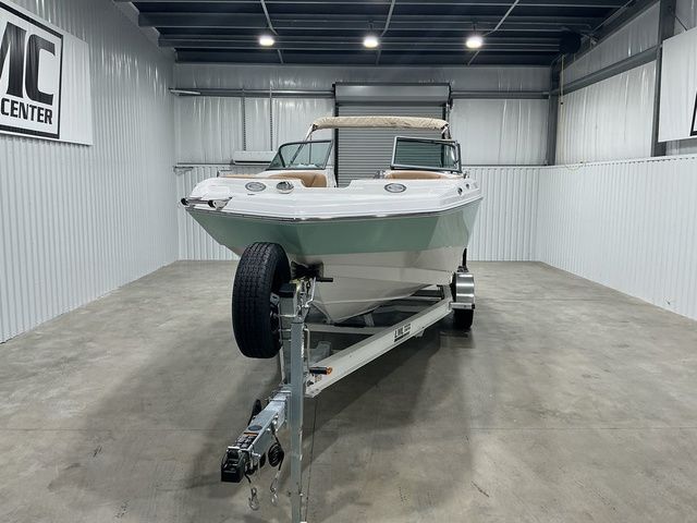 2026 NauticStar 223DC Deck - 2