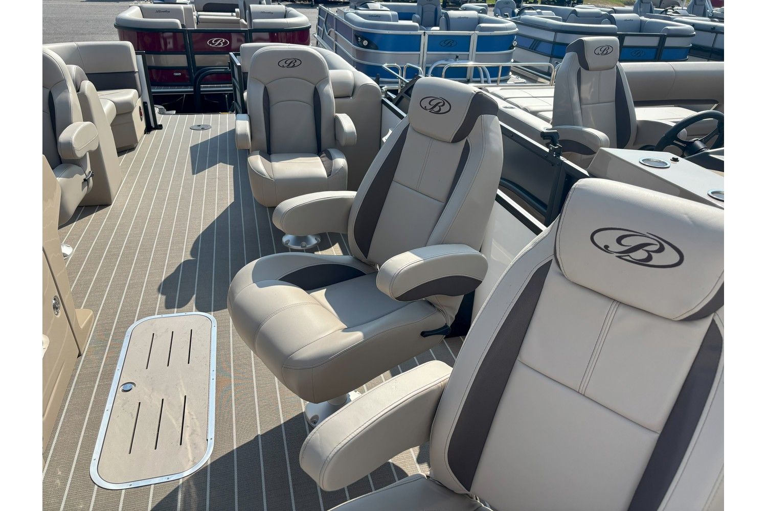 2026 Bentley Pontoons Legacy 223 DL Navigator - 9